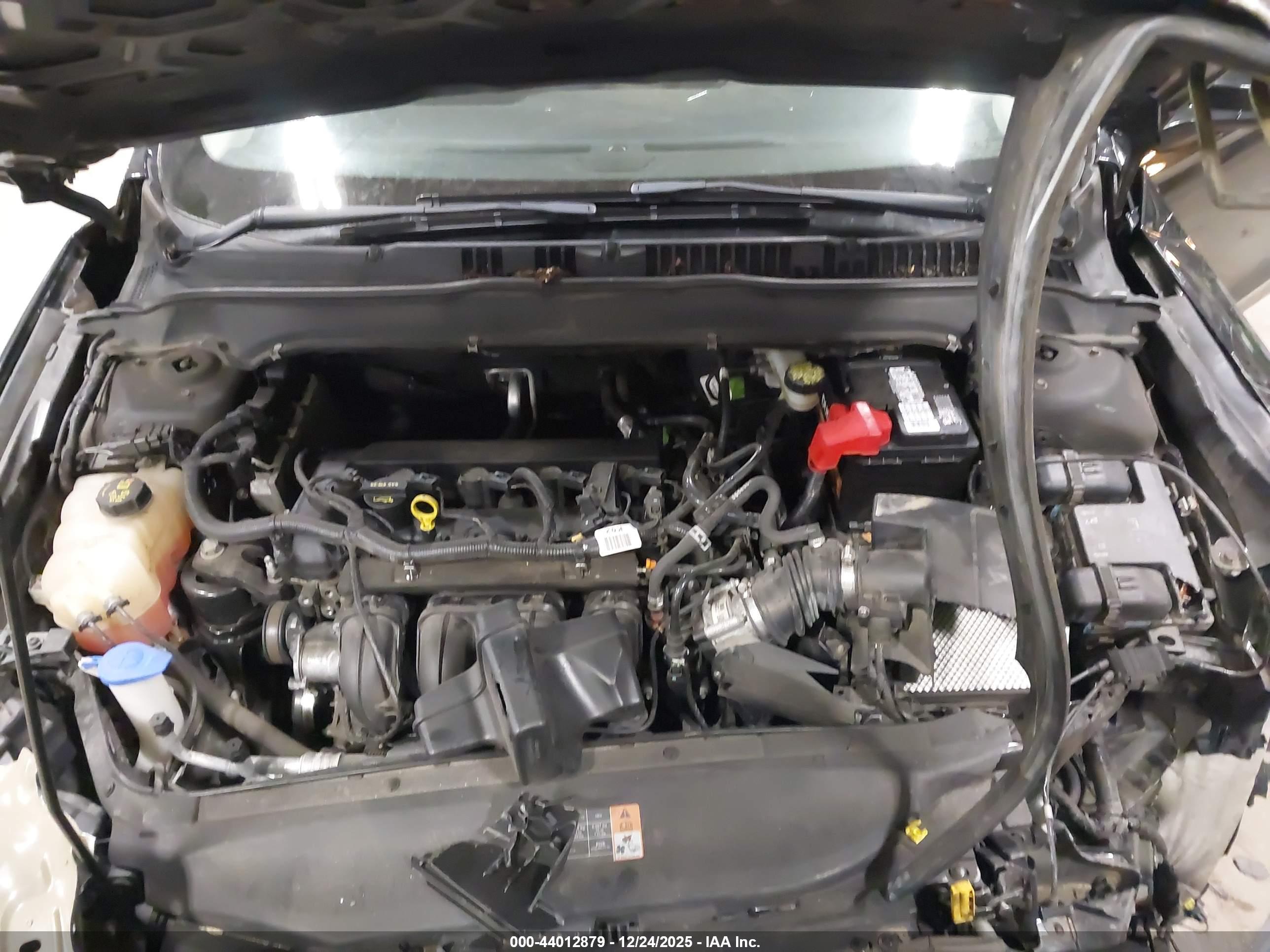FORD FUSION image 10