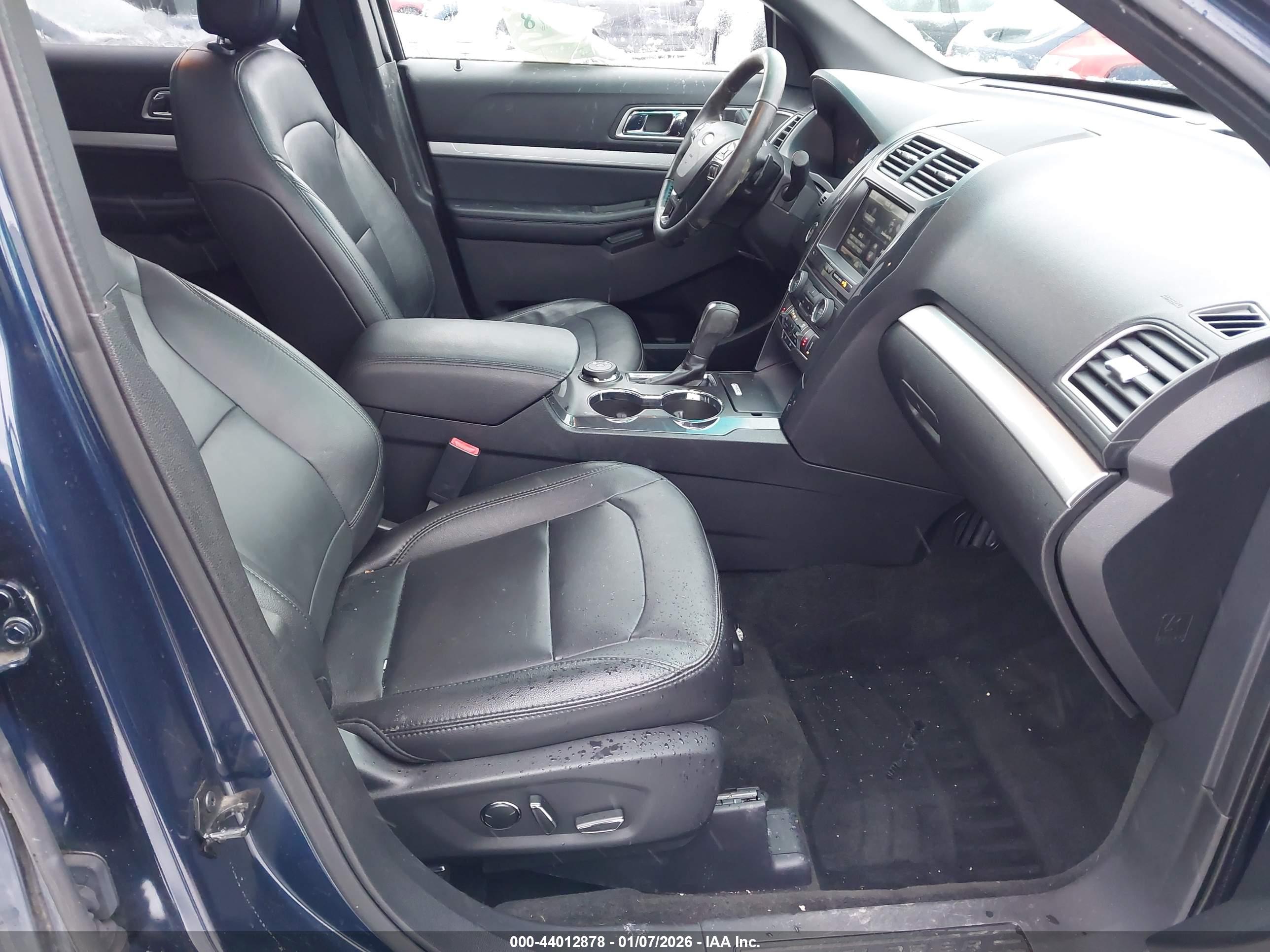 FORD EXPLORER image 5