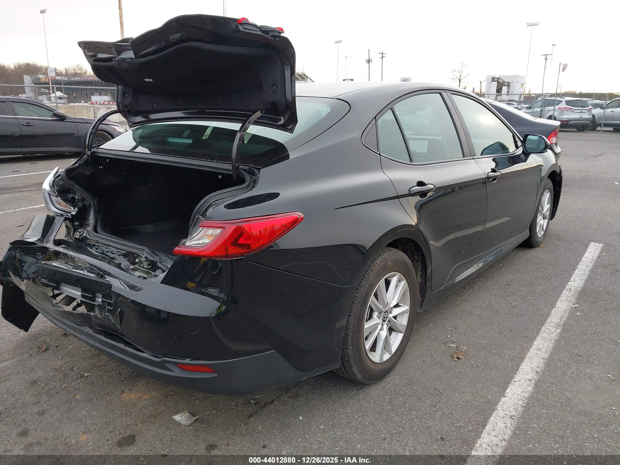 TOYOTA CAMRY image 4