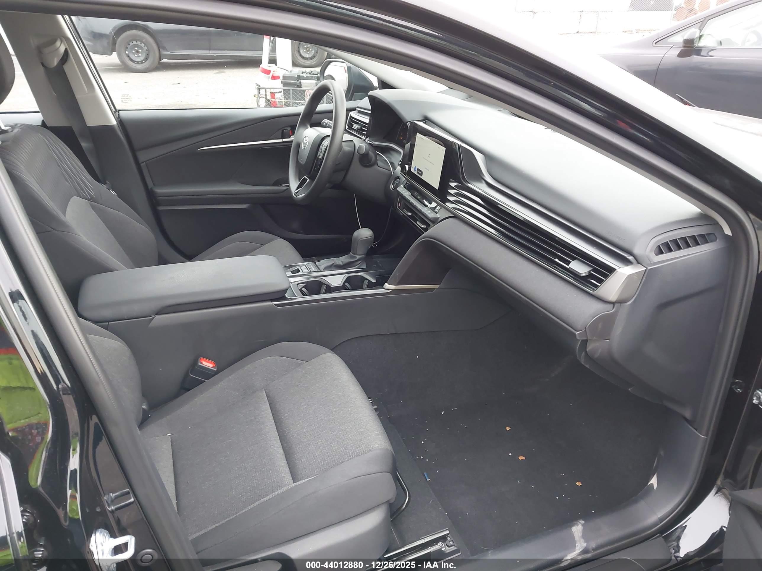 TOYOTA CAMRY image 5