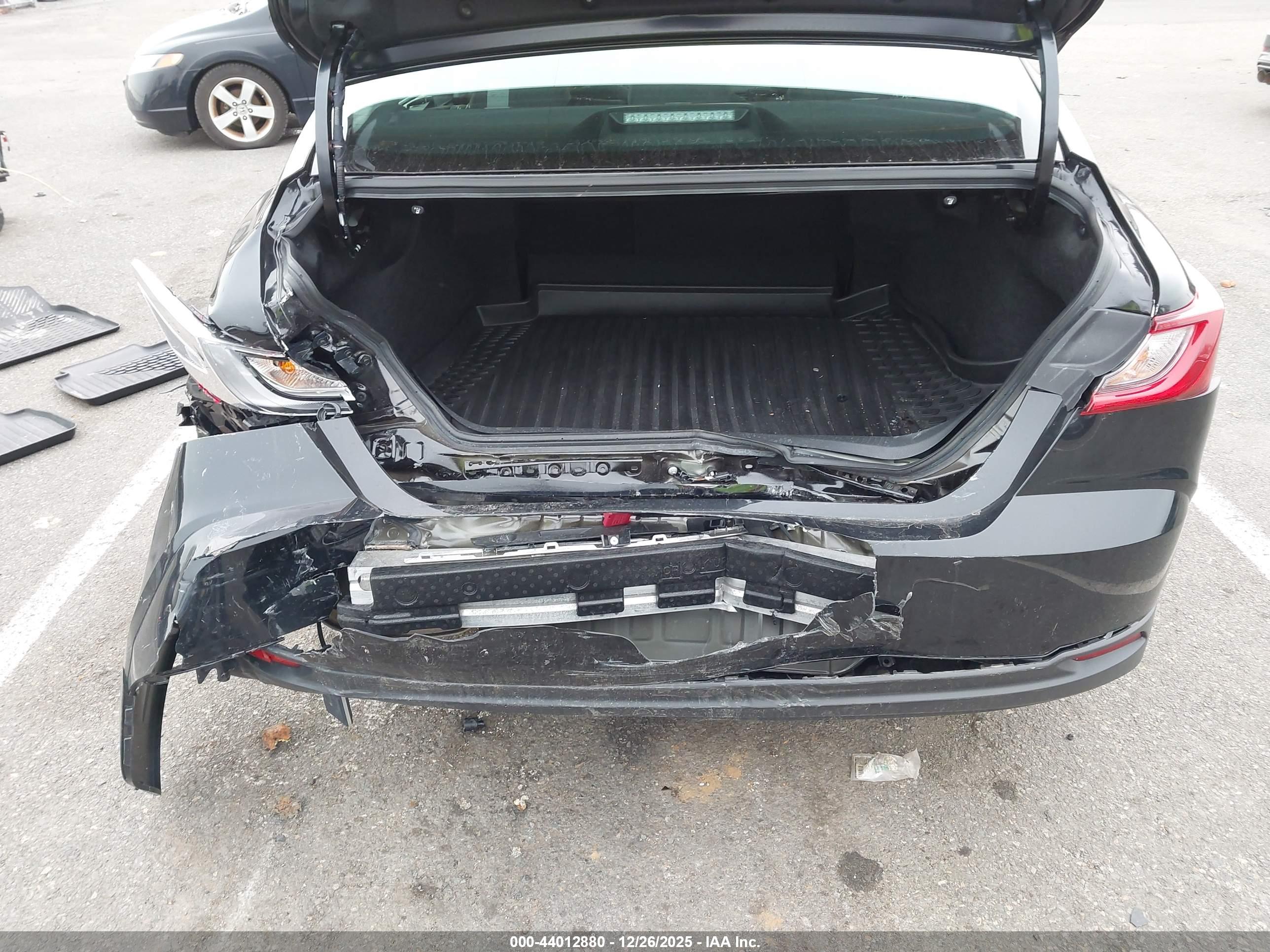 TOYOTA CAMRY image 6