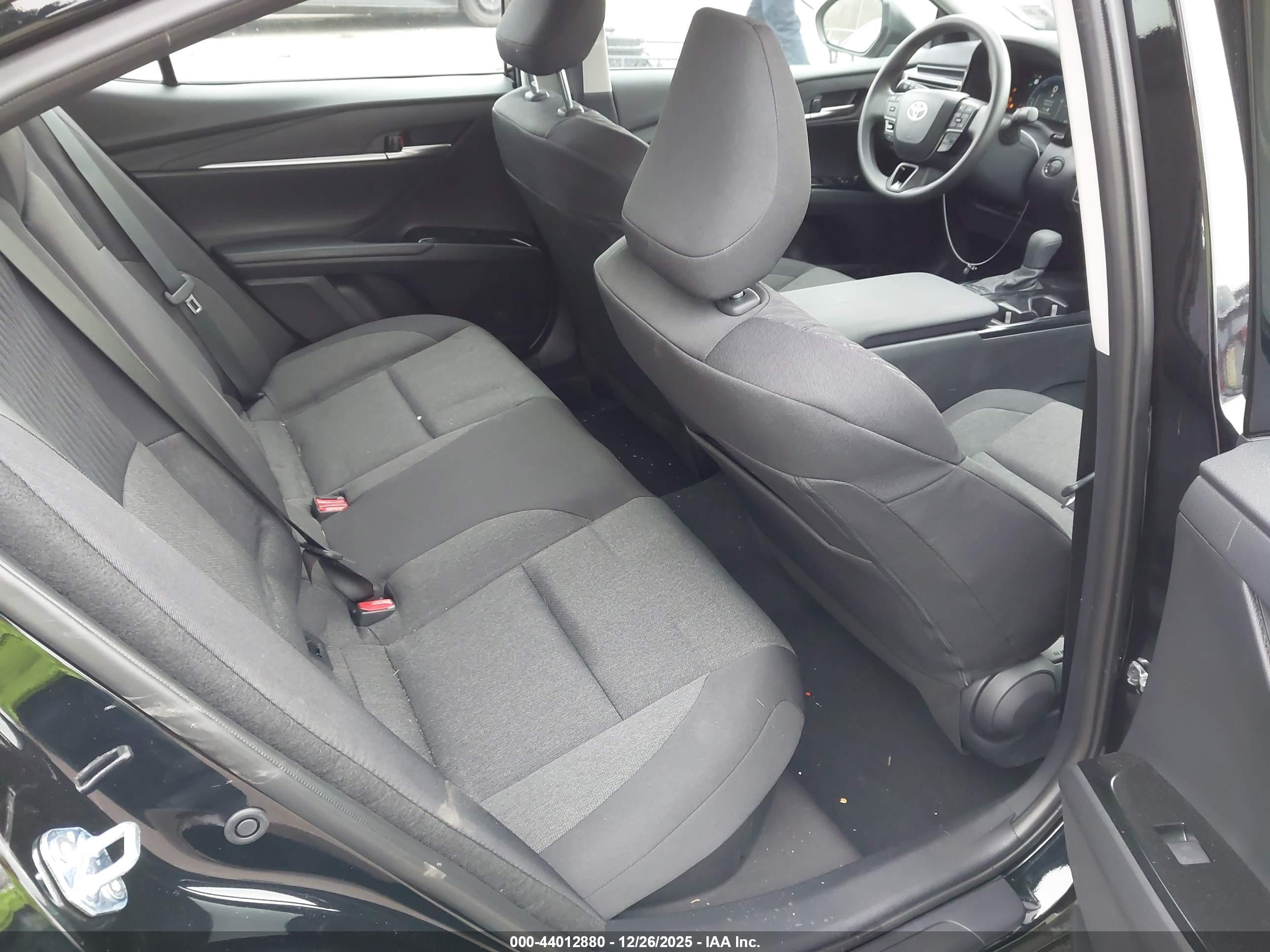 TOYOTA CAMRY image 8