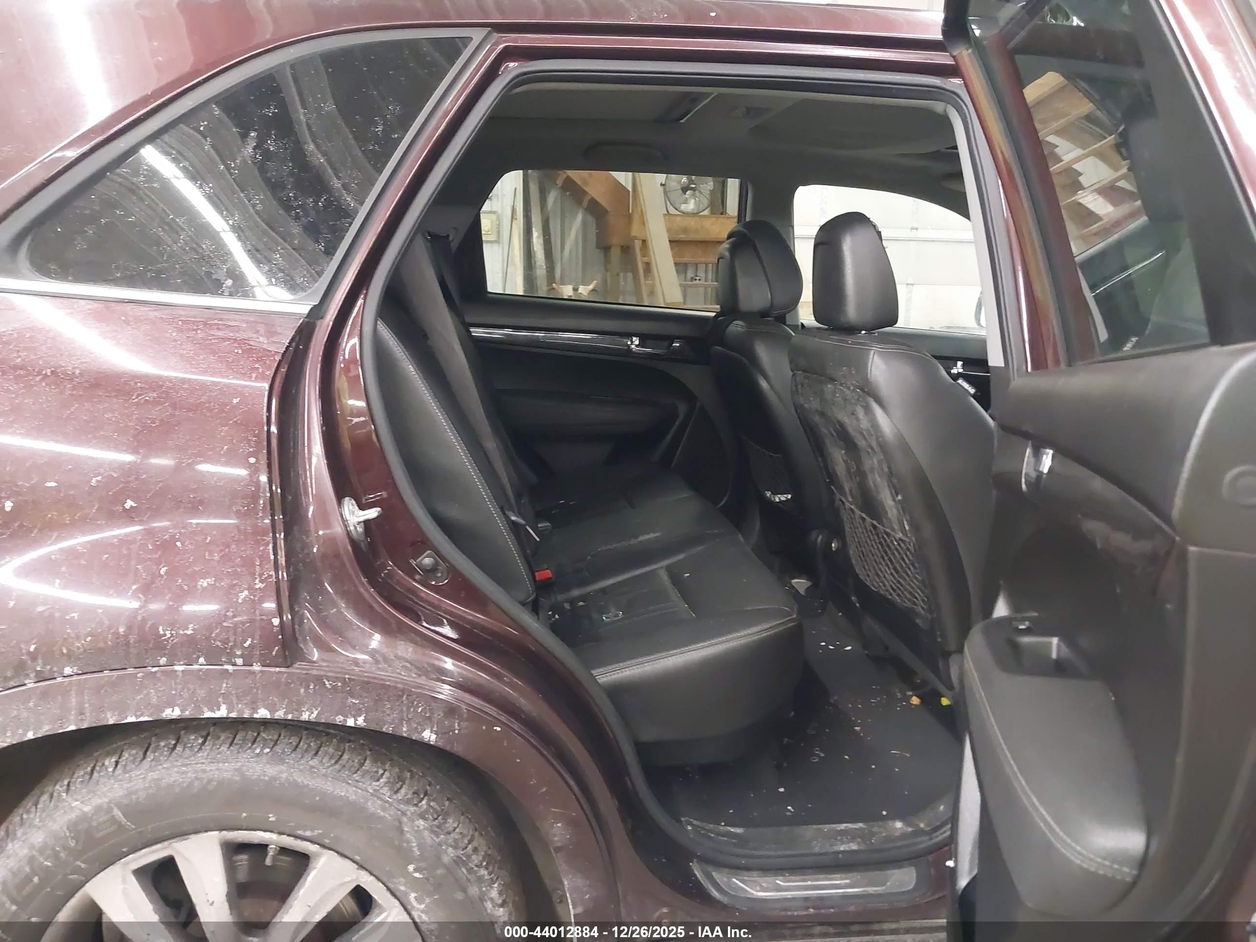 KIA SORENTO image 8