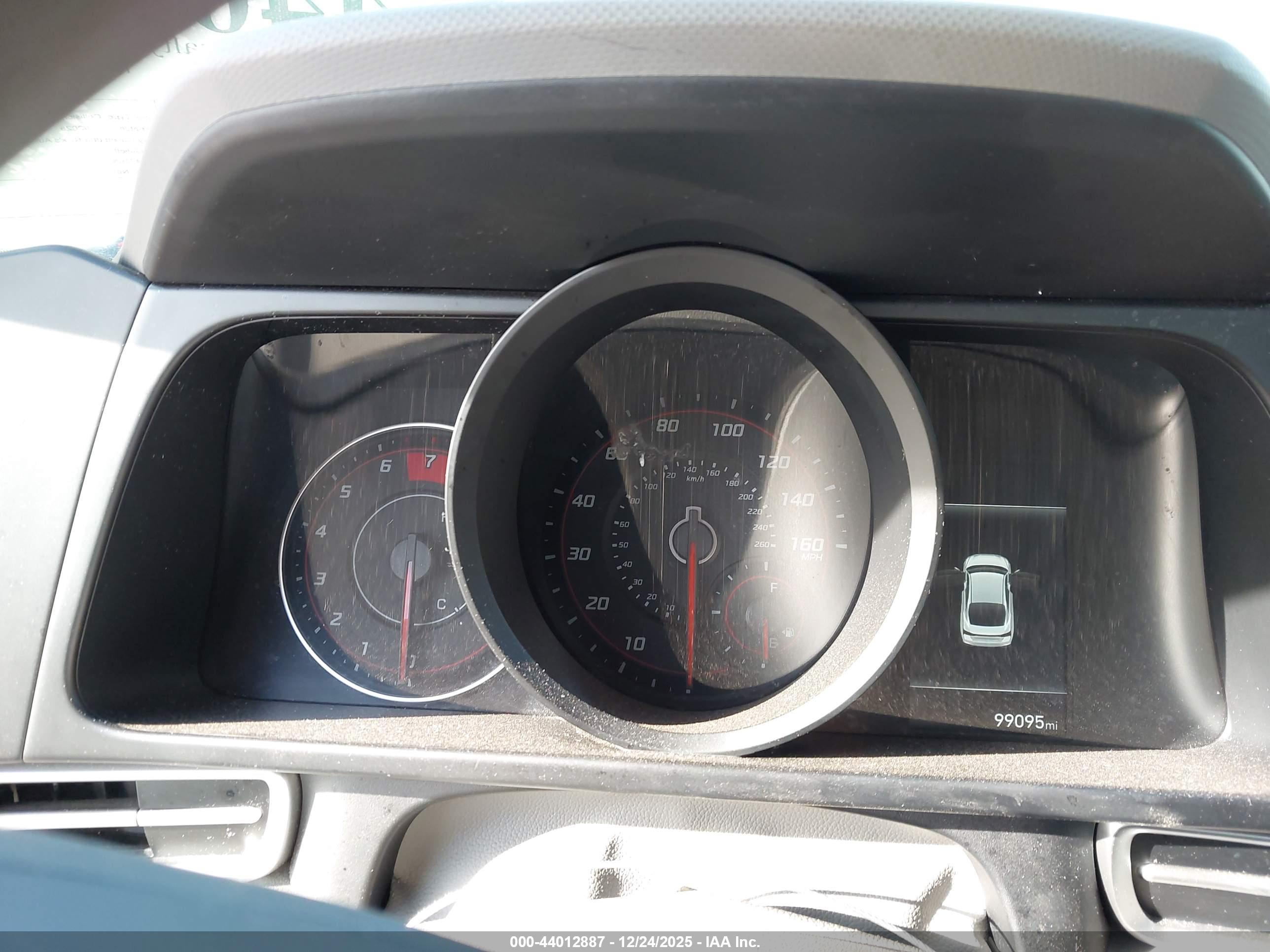 HYUNDAI ELANTRA image 7