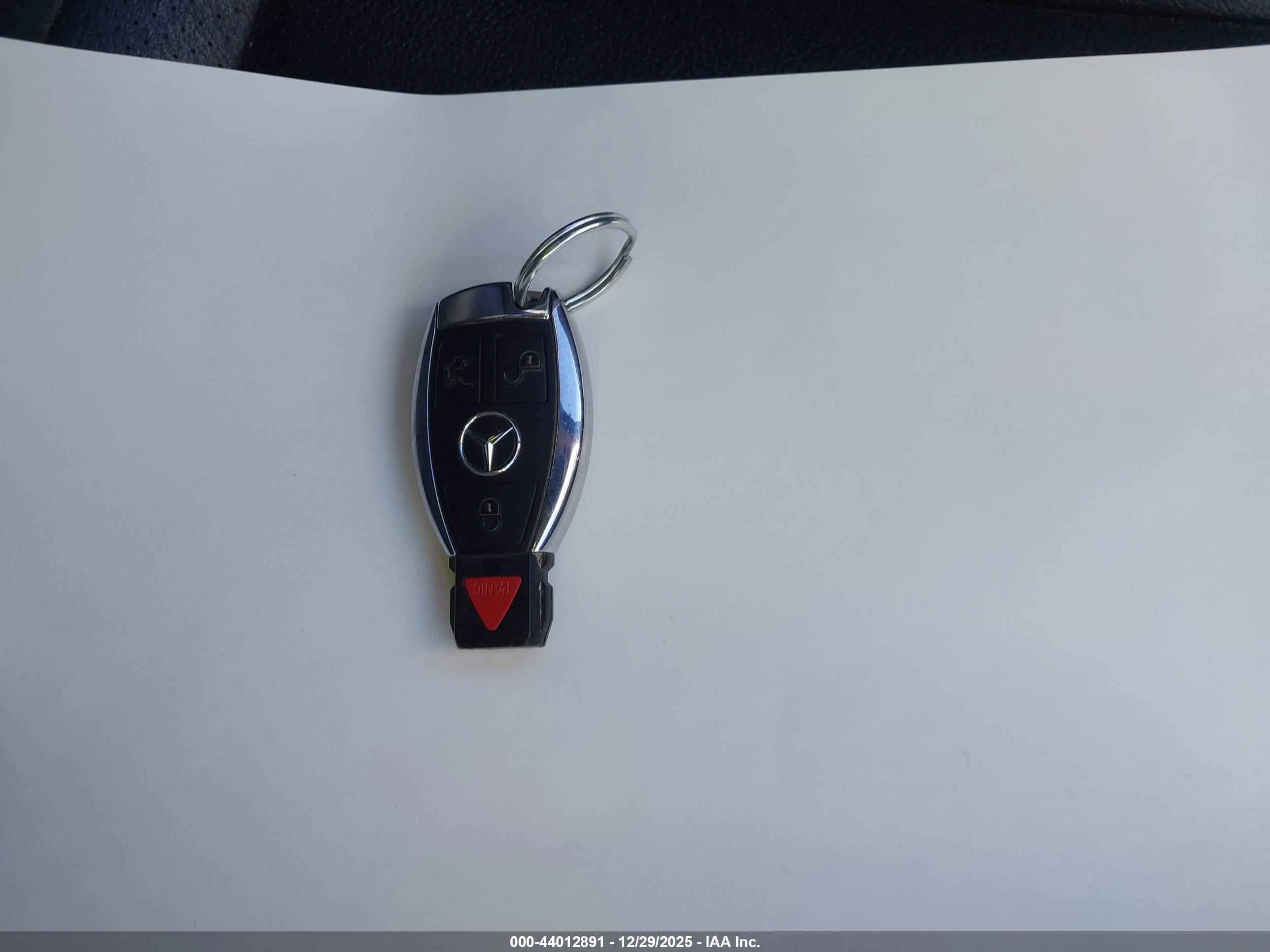 MERCEDES-BENZ E image 11