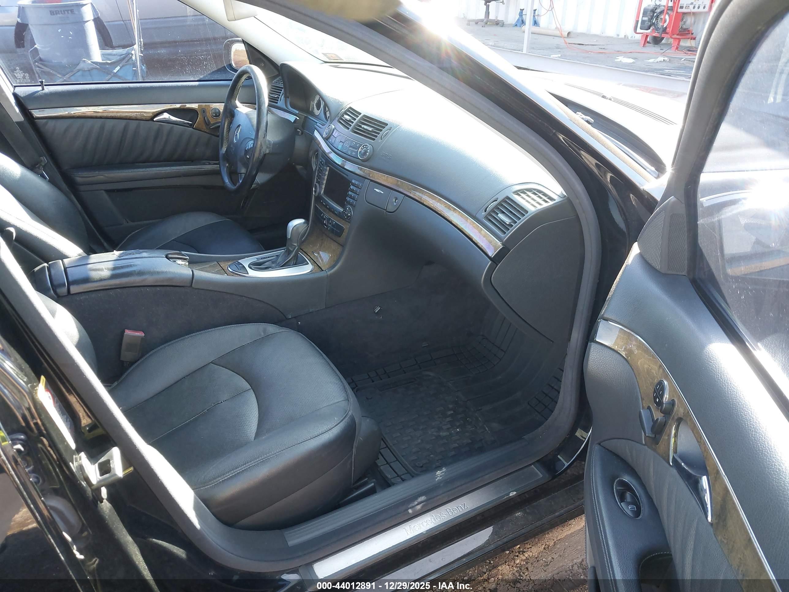 MERCEDES-BENZ E image 5