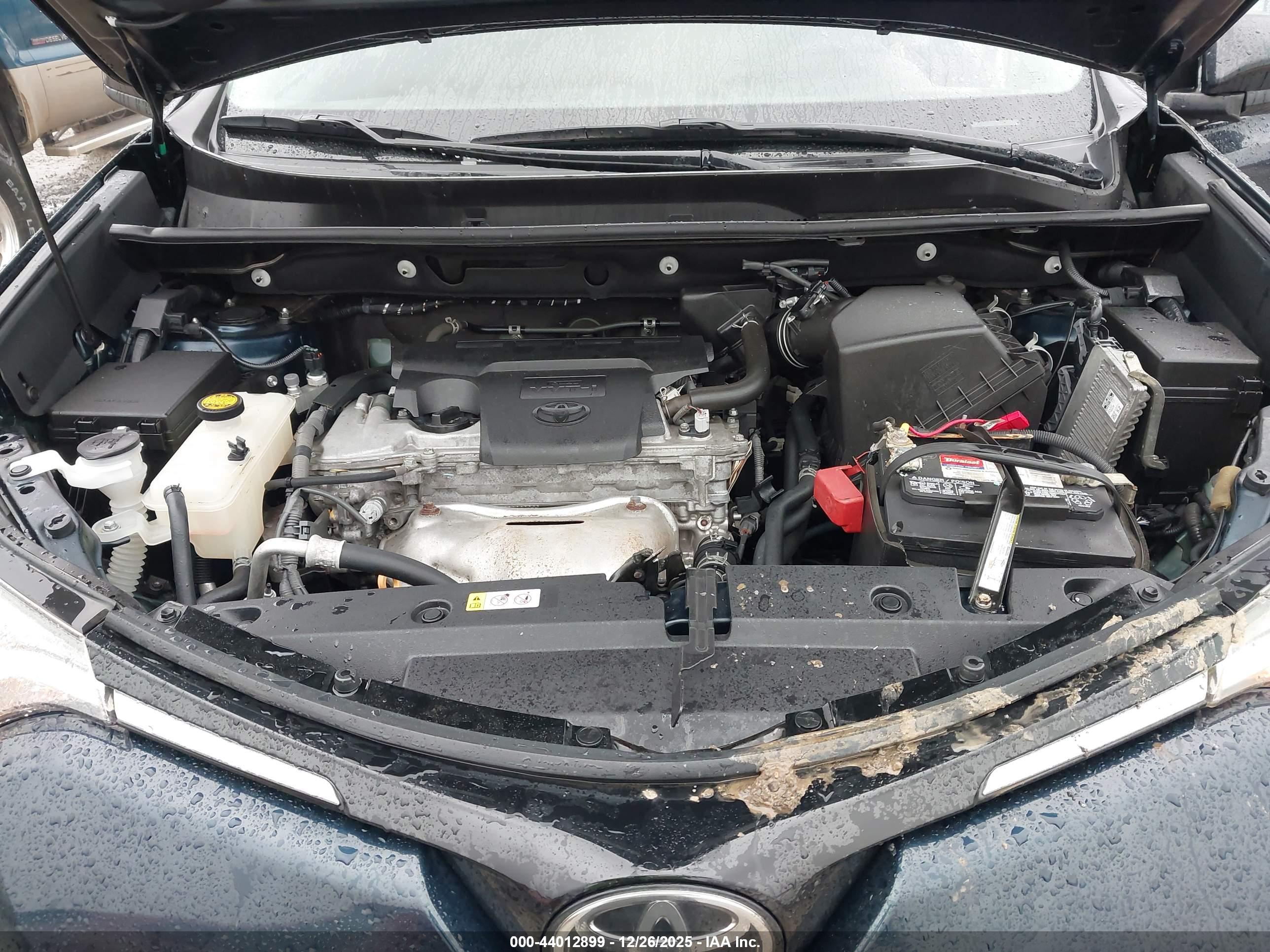 TOYOTA RAV4 image 10