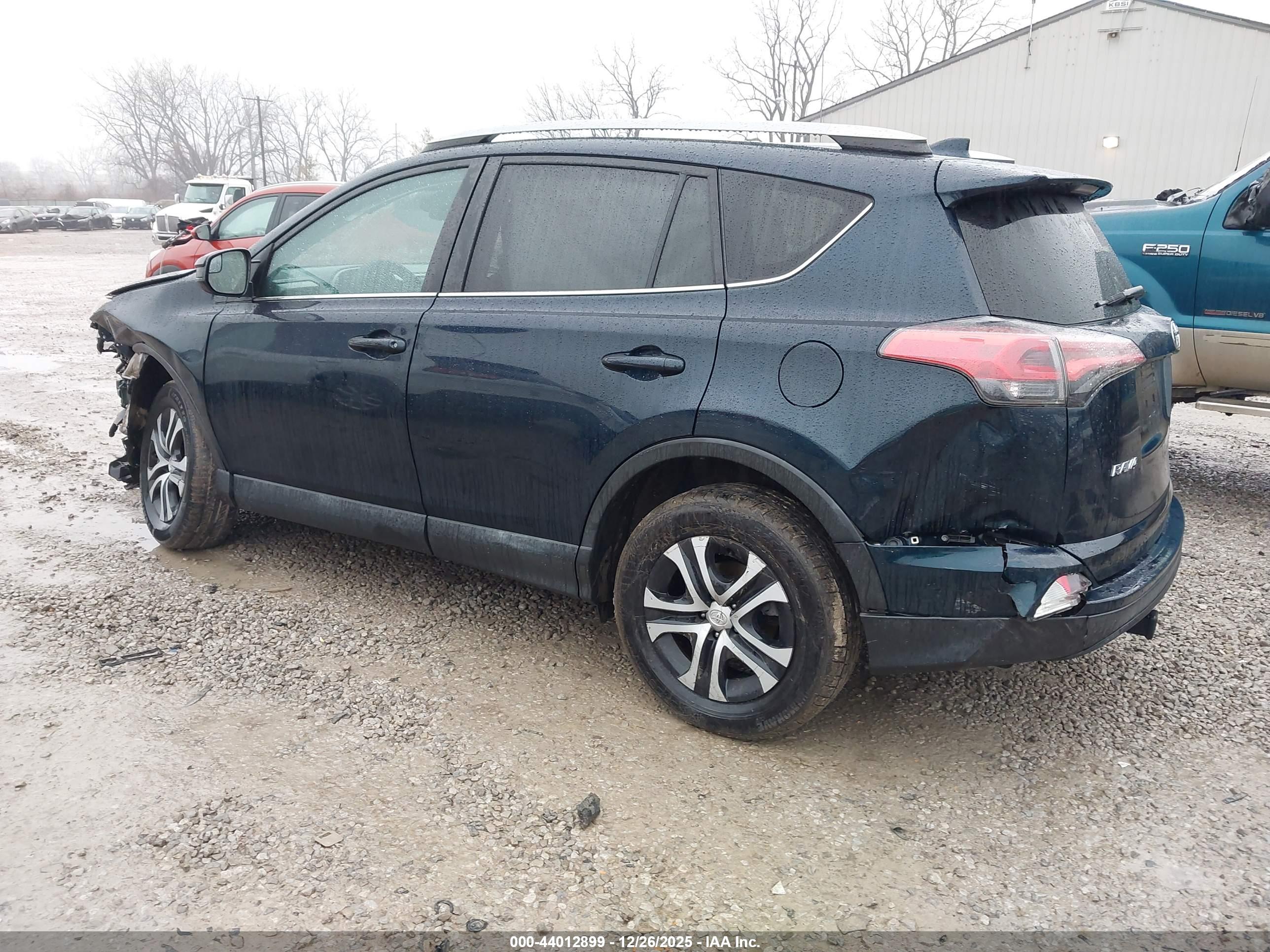 TOYOTA RAV4 image 3