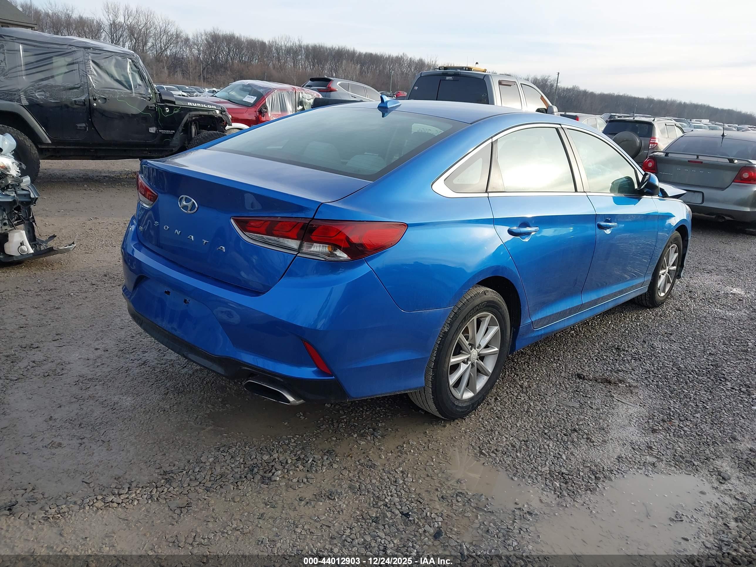 HYUNDAI SONATA image 4
