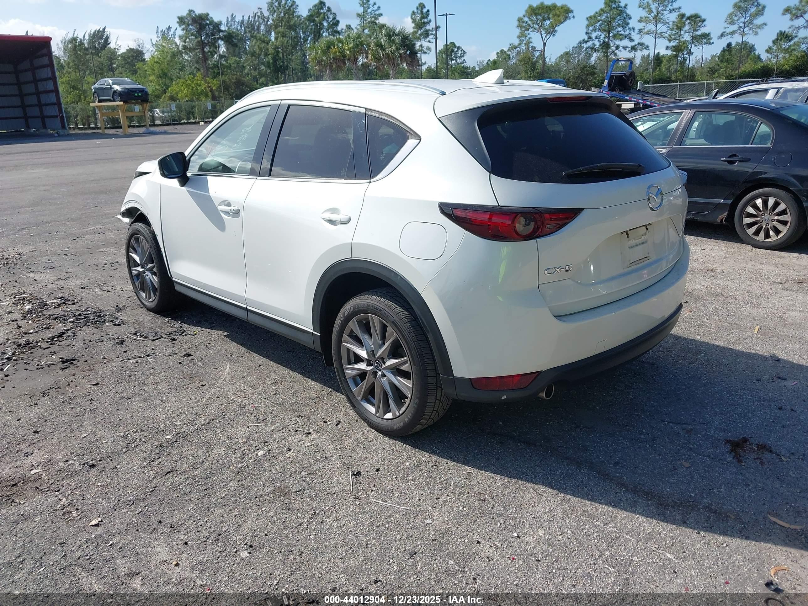 MAZDA CX-5 image 3