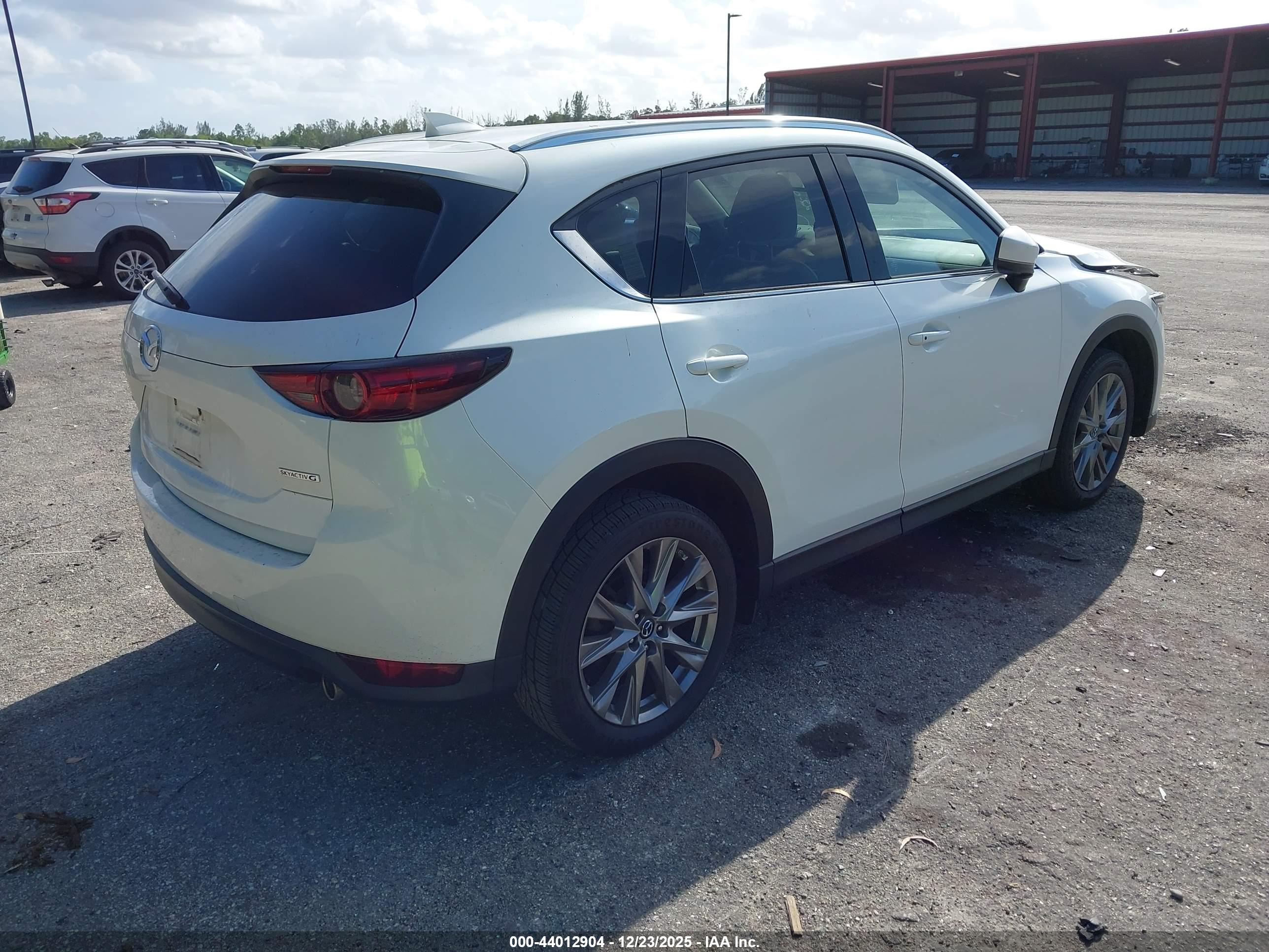 MAZDA CX-5 image 4