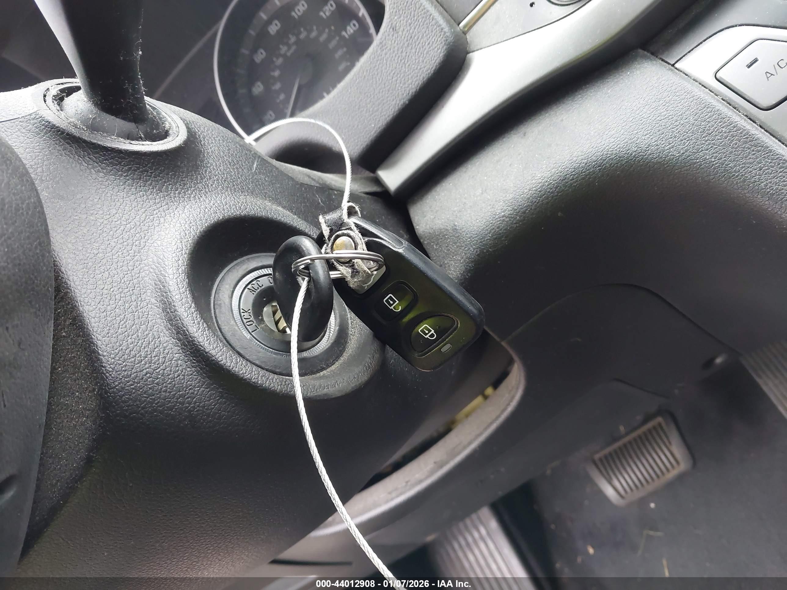 HYUNDAI ELANTRA image 11