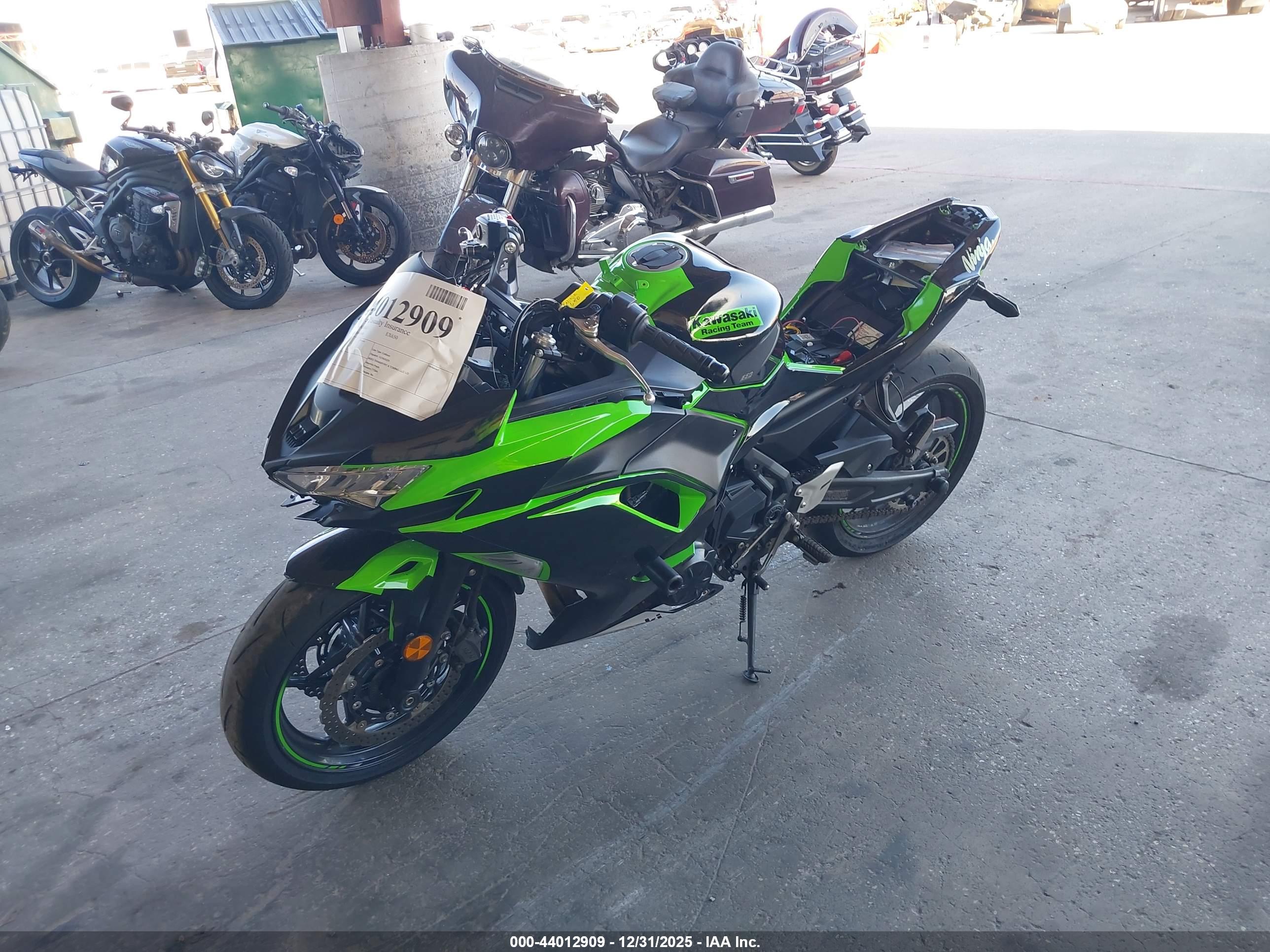 KAWASAKI EX650 image 2