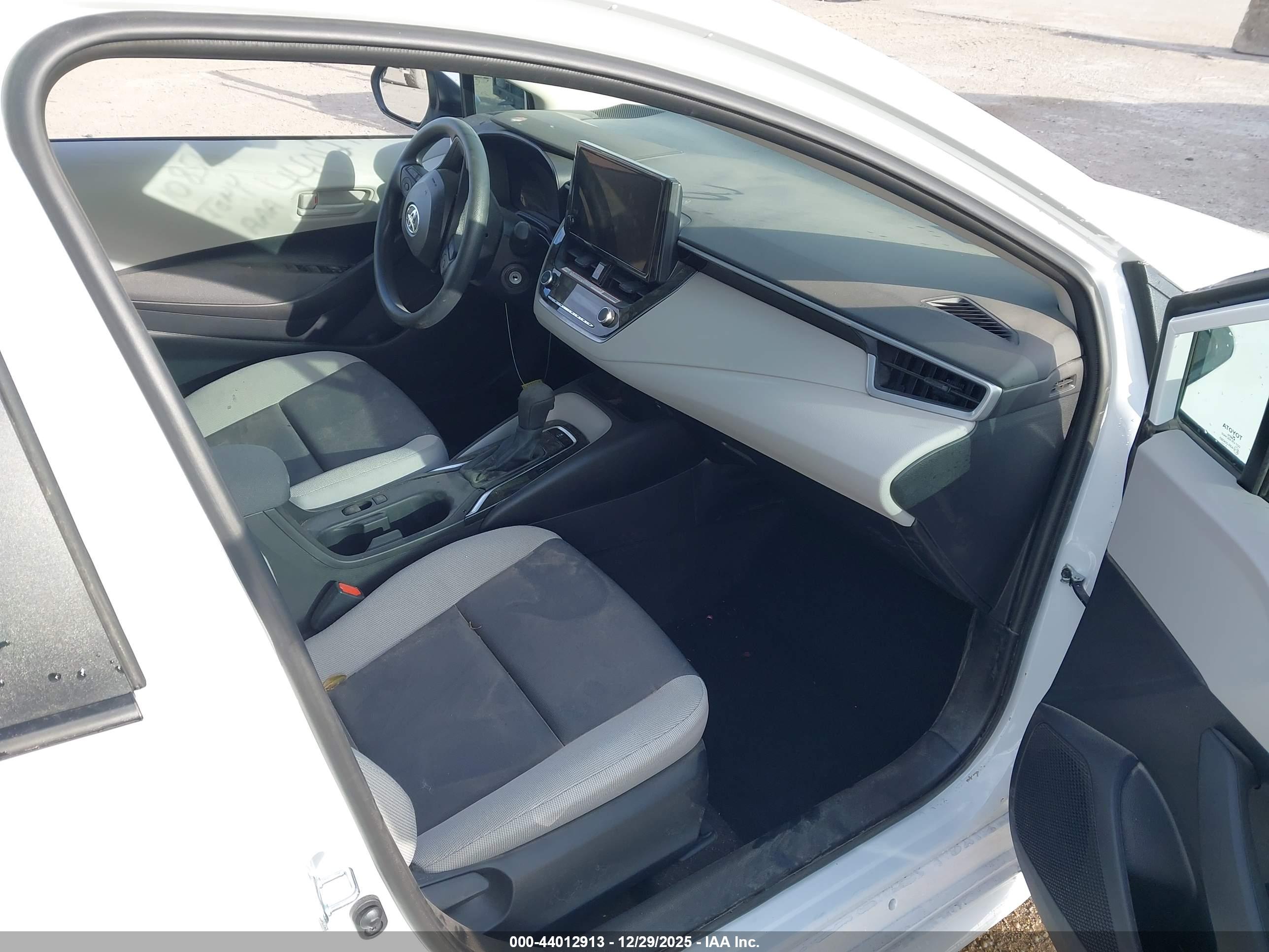 TOYOTA COROLLA image 5