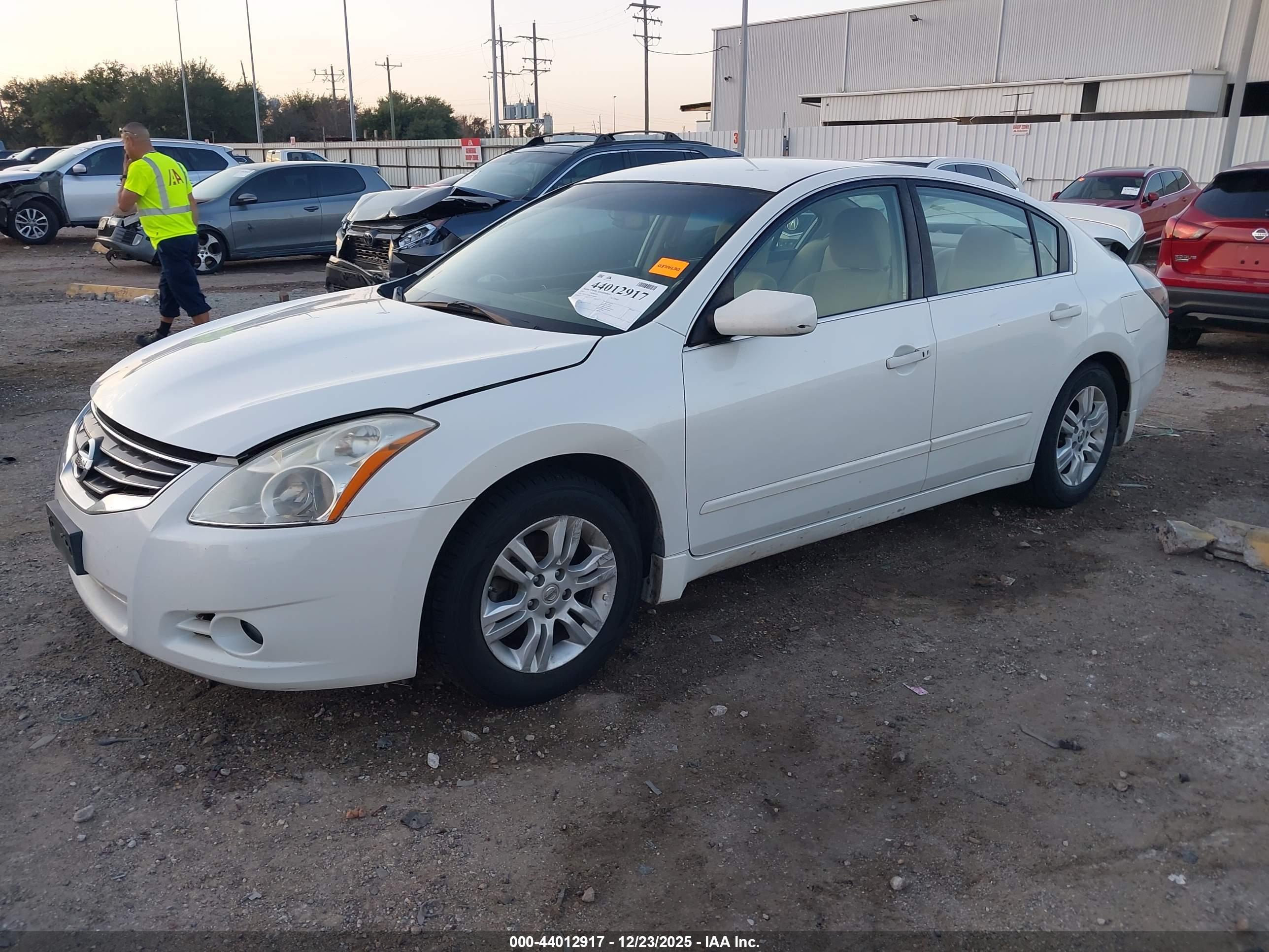 NISSAN ALTIMA image 2