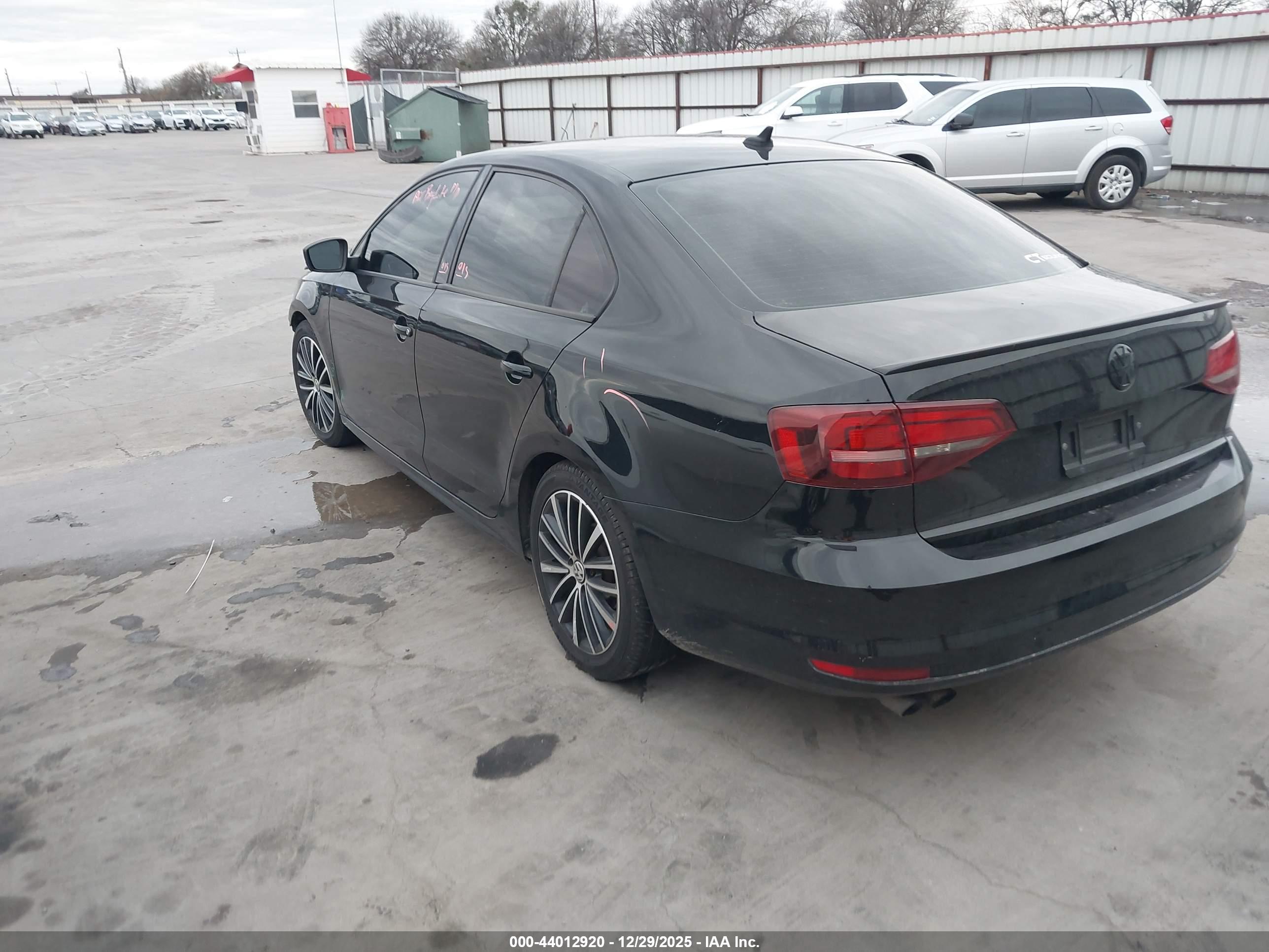 VOLKSWAGEN JETTA image 3