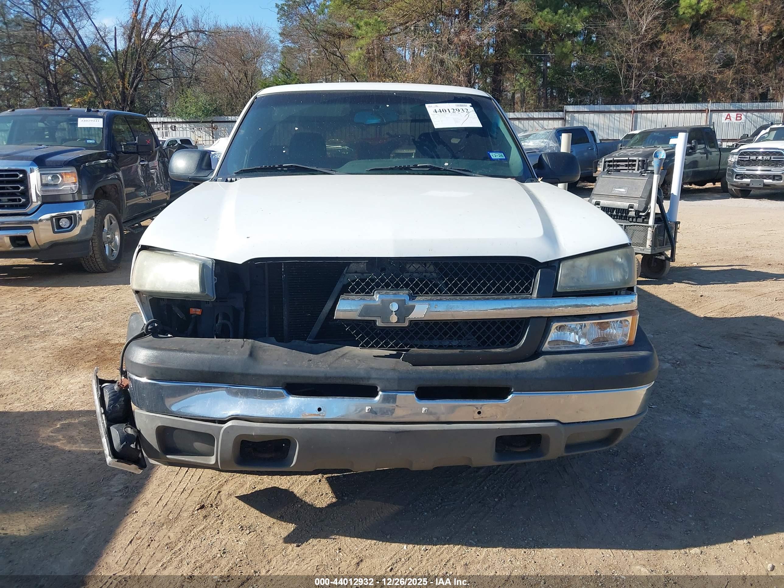 CHEVROLET SILVERADO image 6