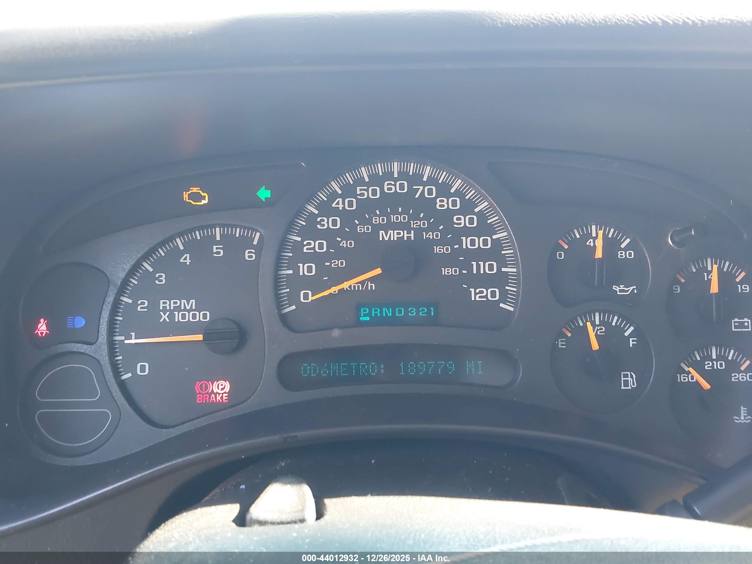 CHEVROLET SILVERADO image 7