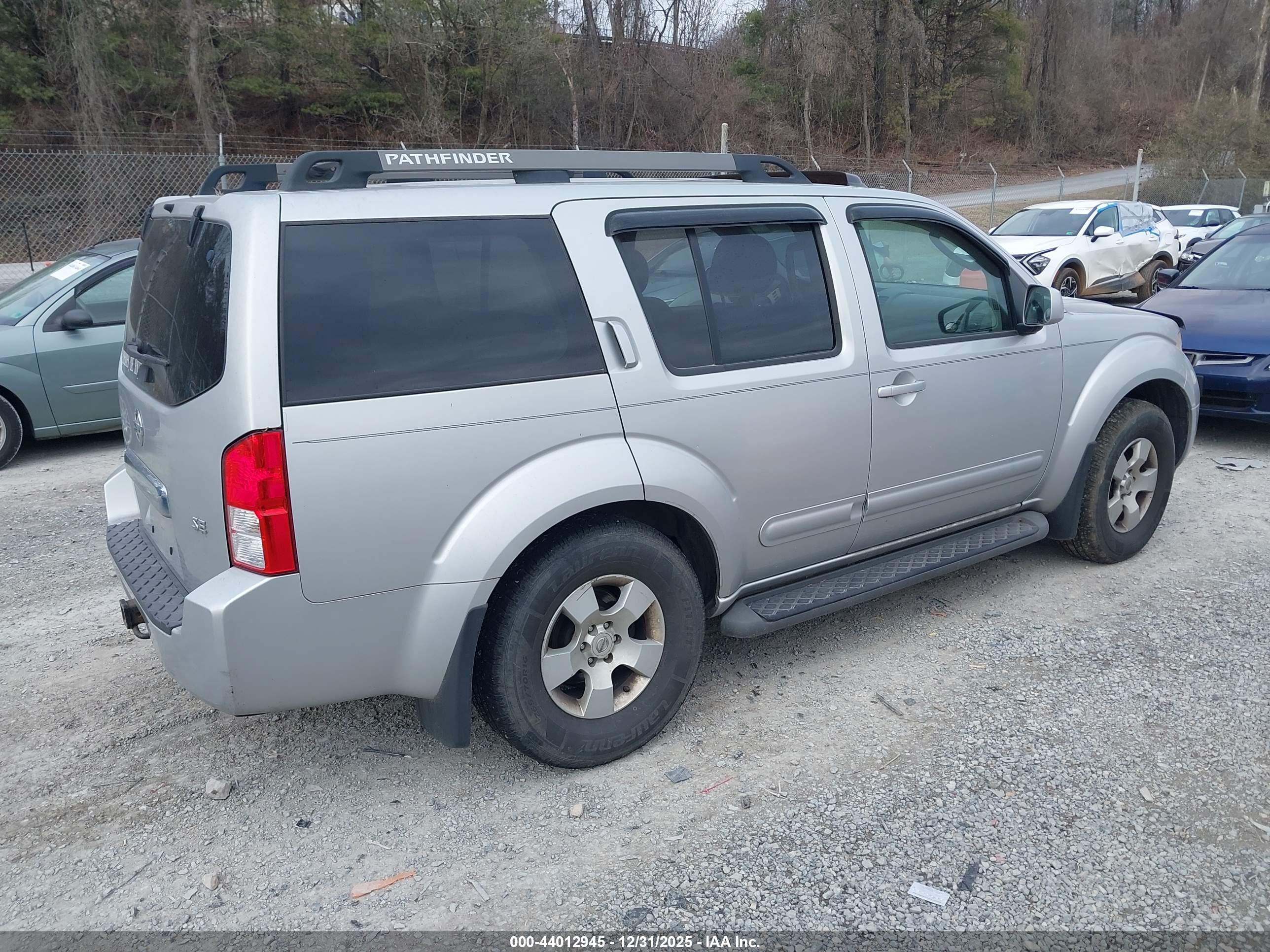NISSAN PATHFINDER image 4