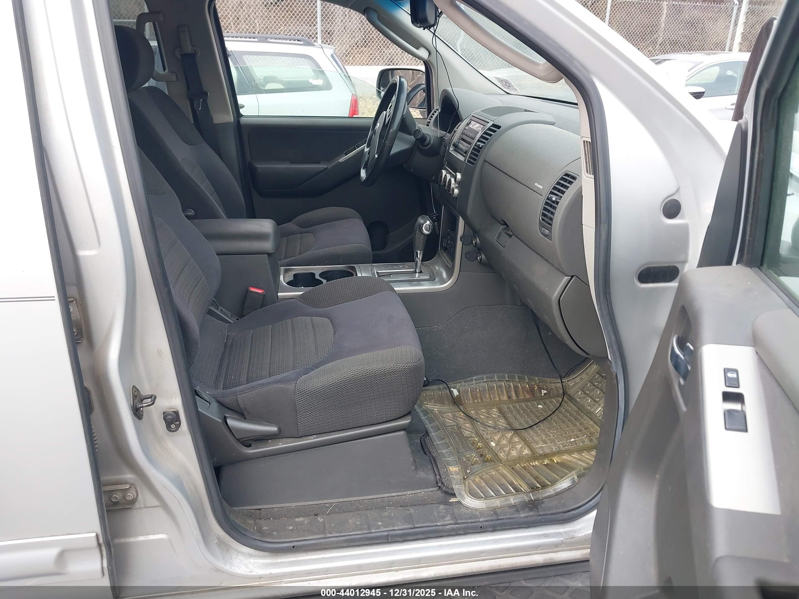 NISSAN PATHFINDER image 5