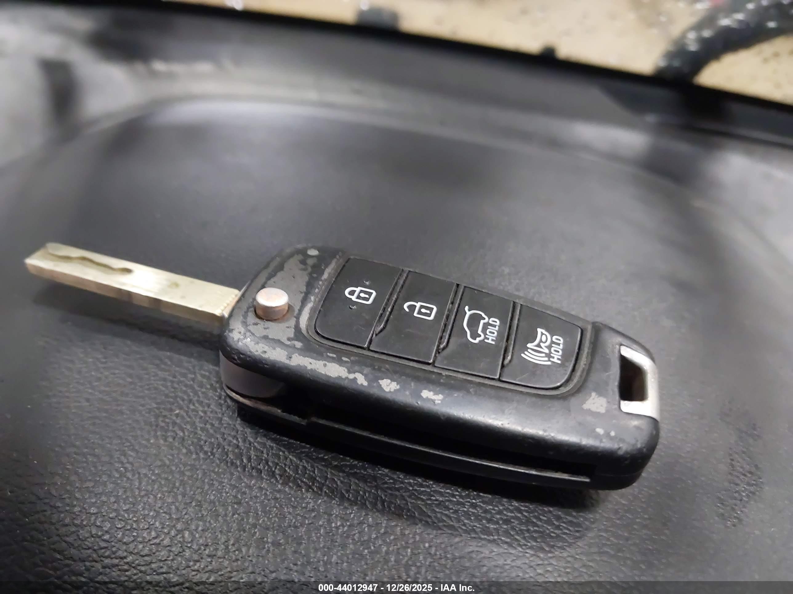 HYUNDAI KONA image 11