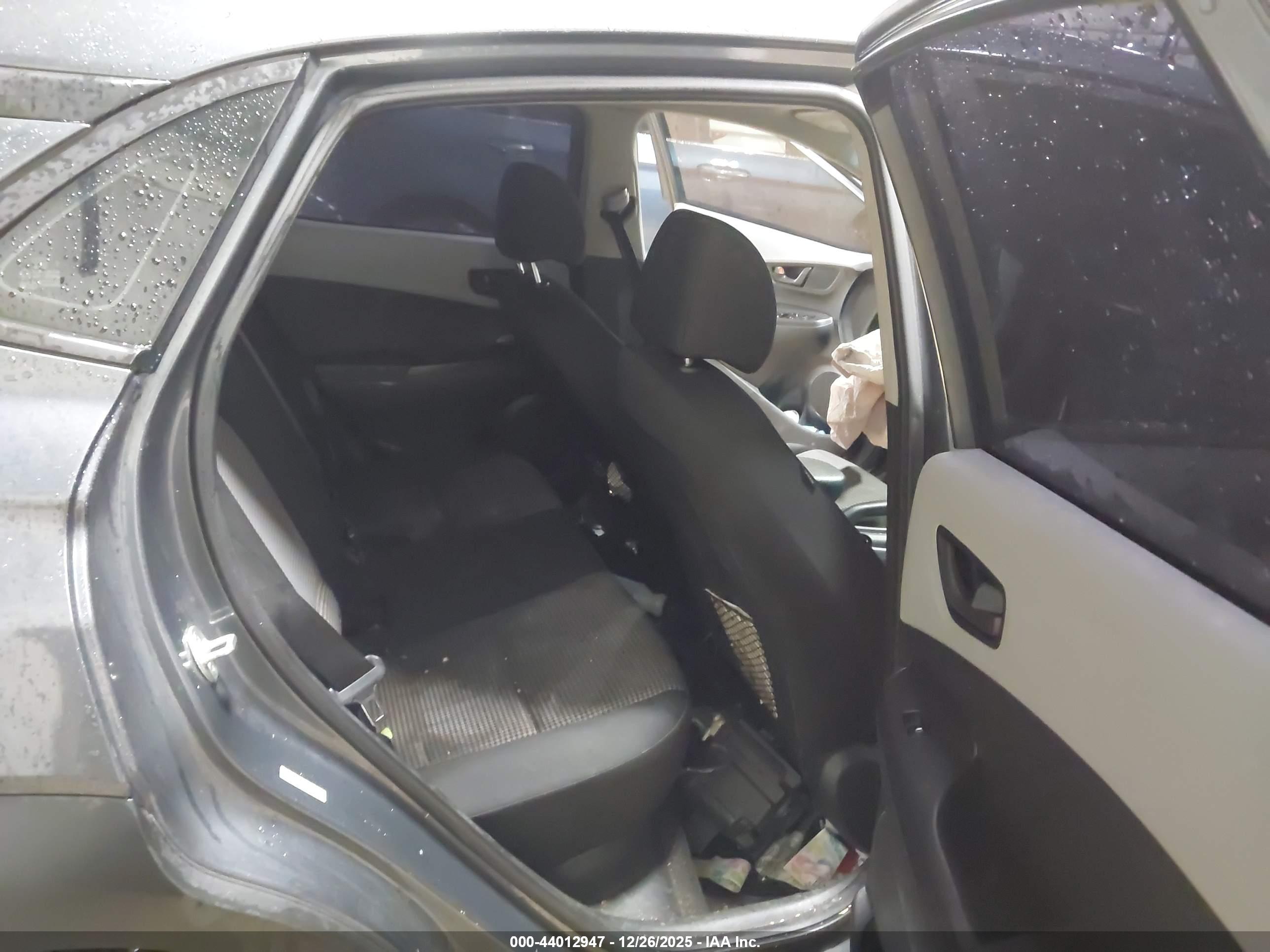HYUNDAI KONA image 8