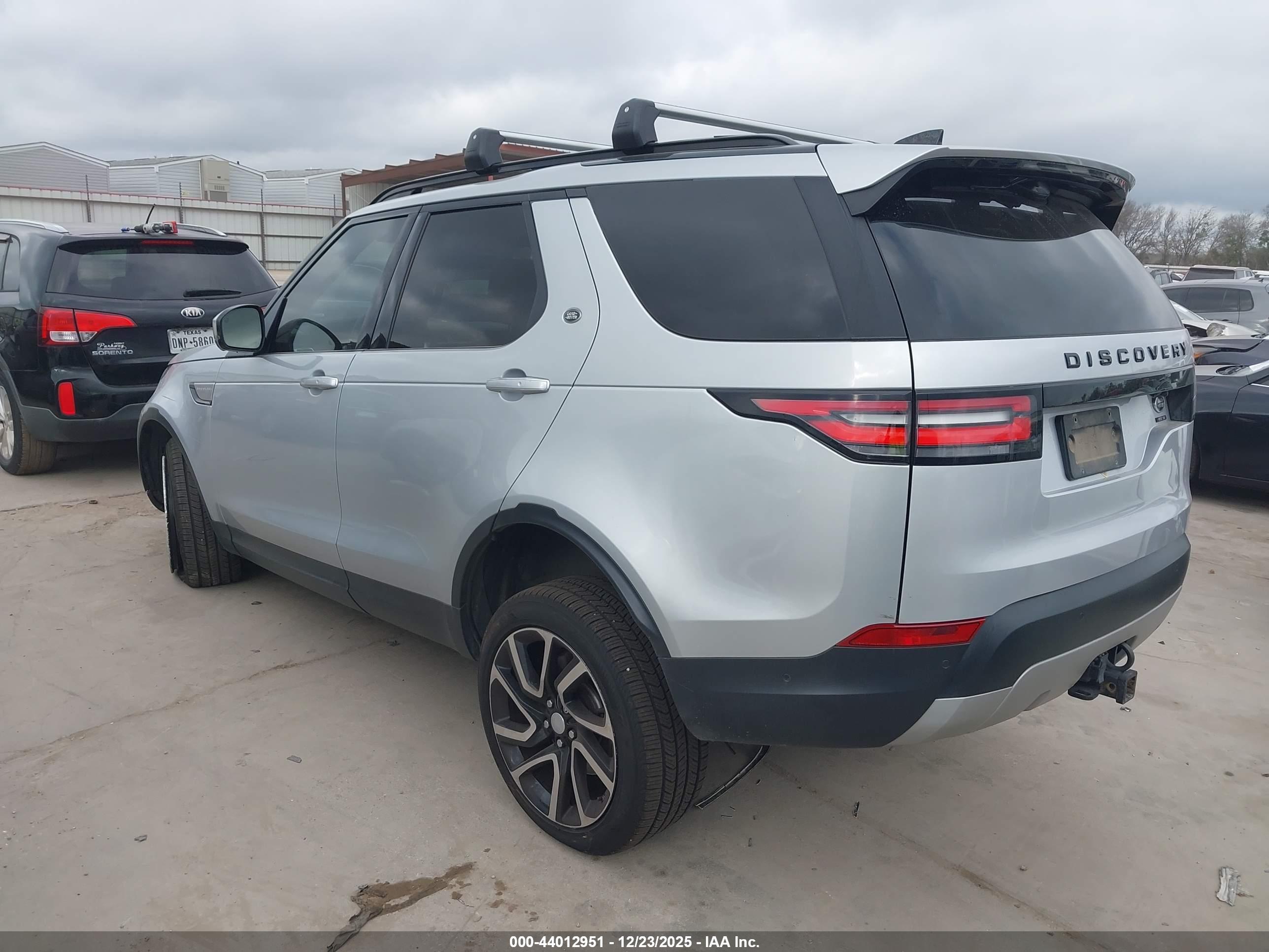 LAND ROVER image 3