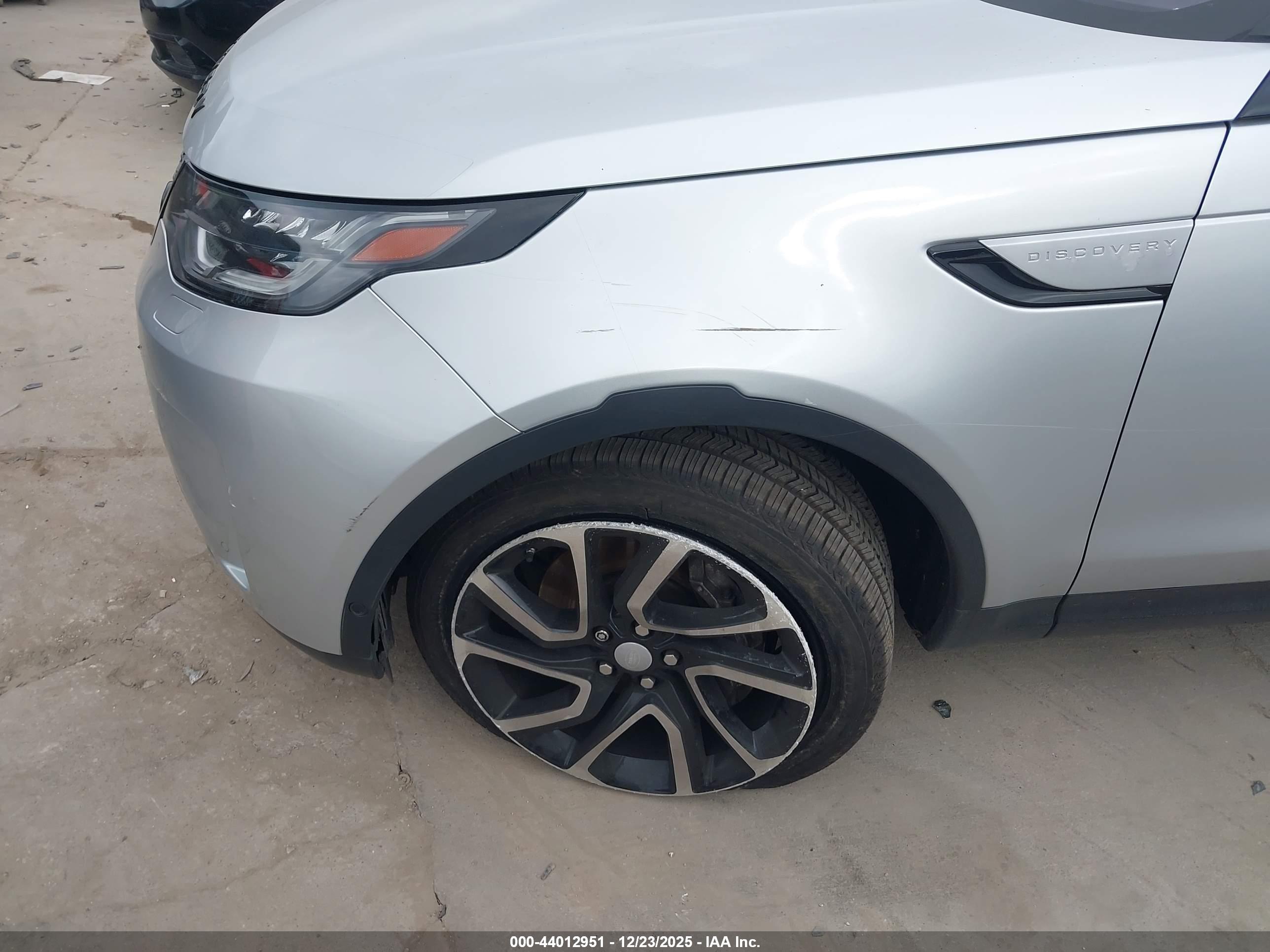 LAND ROVER image 6