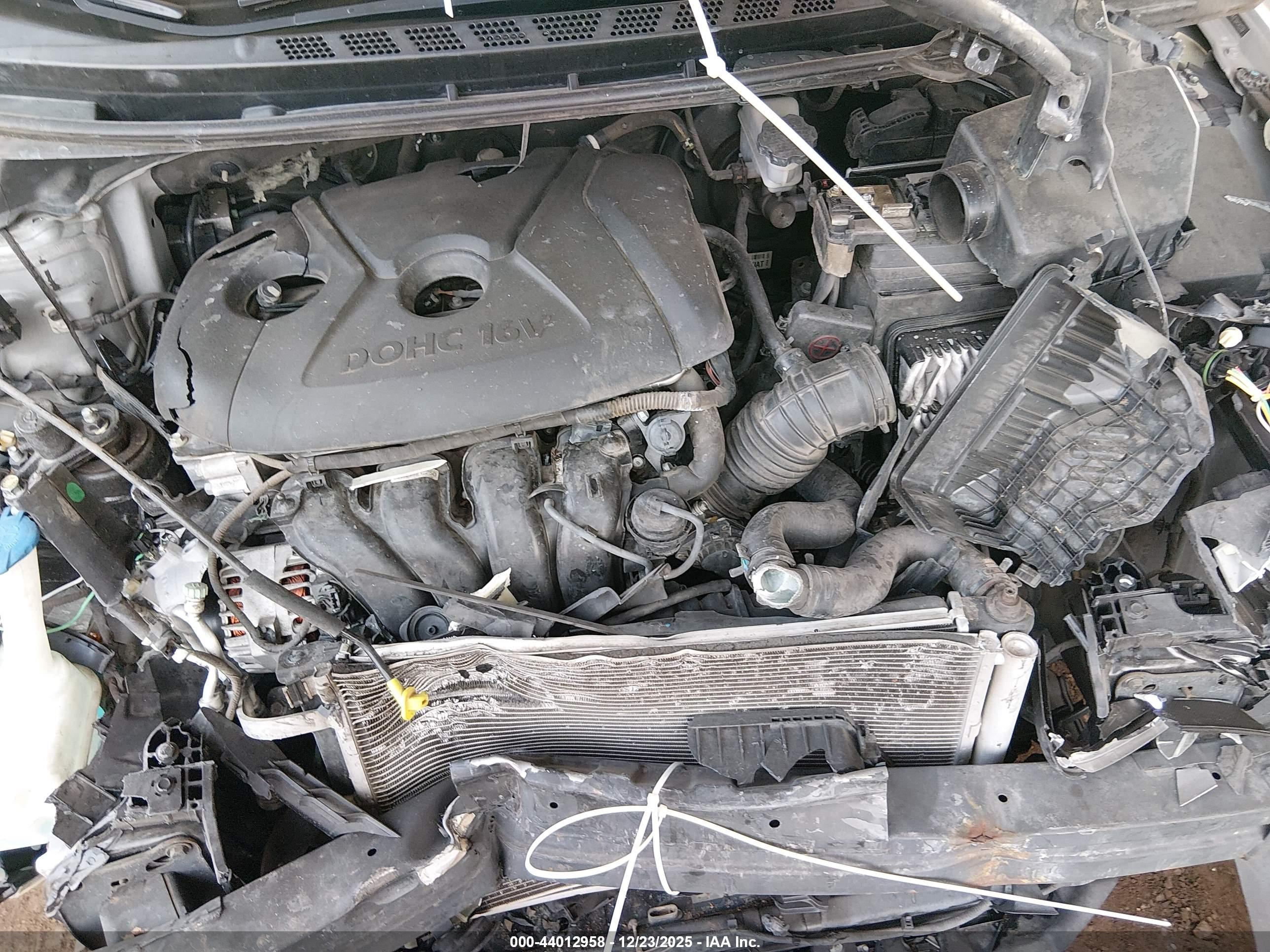 HYUNDAI ELANTRA image 10