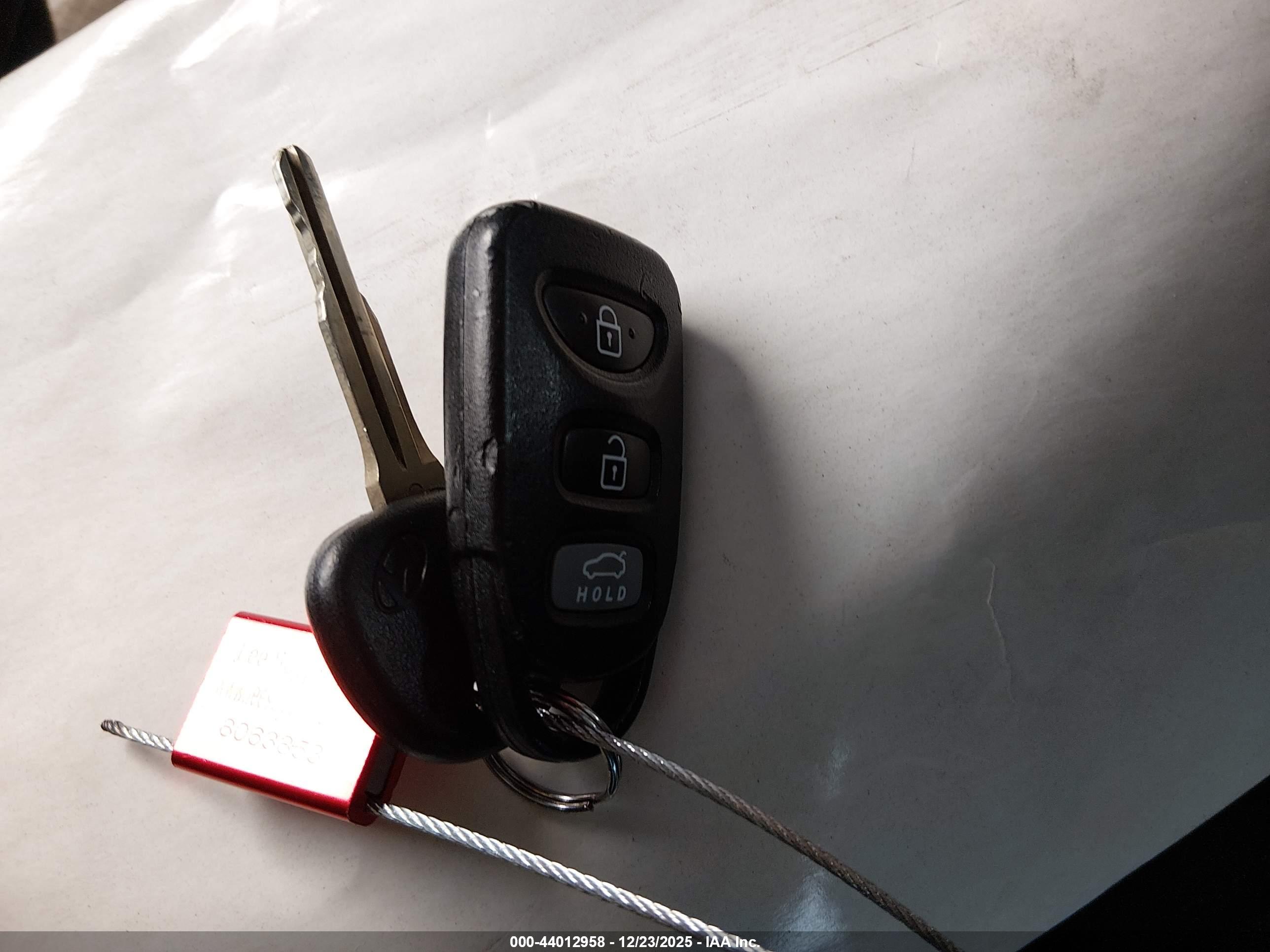 HYUNDAI ELANTRA image 11
