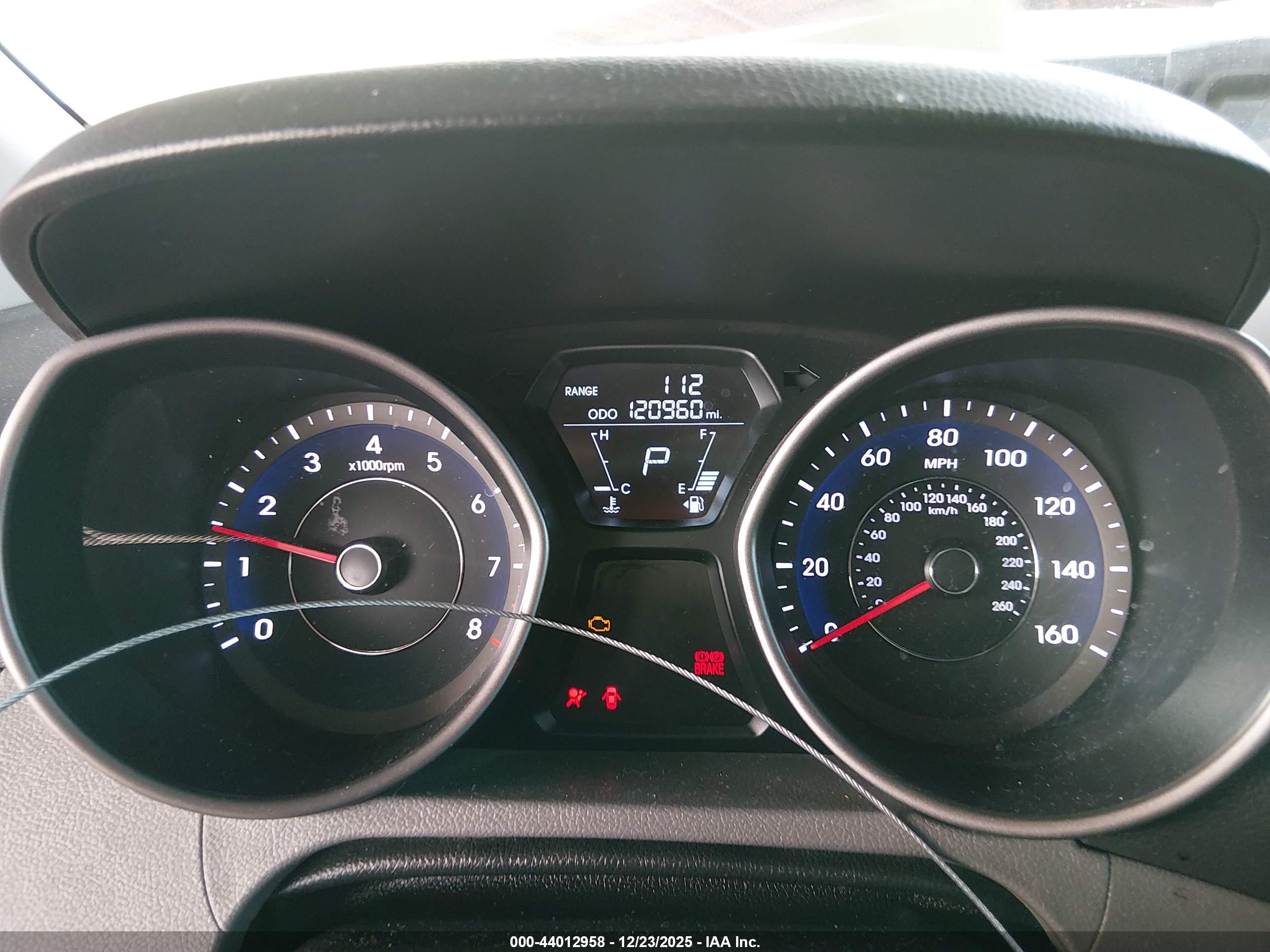 HYUNDAI ELANTRA image 7