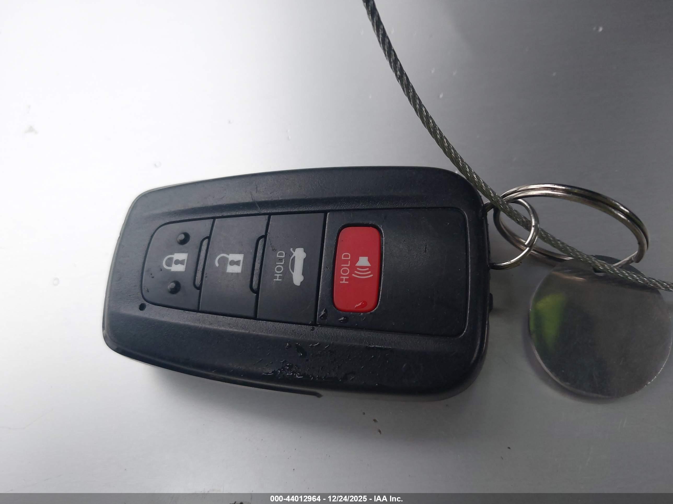 TOYOTA COROLLA image 11