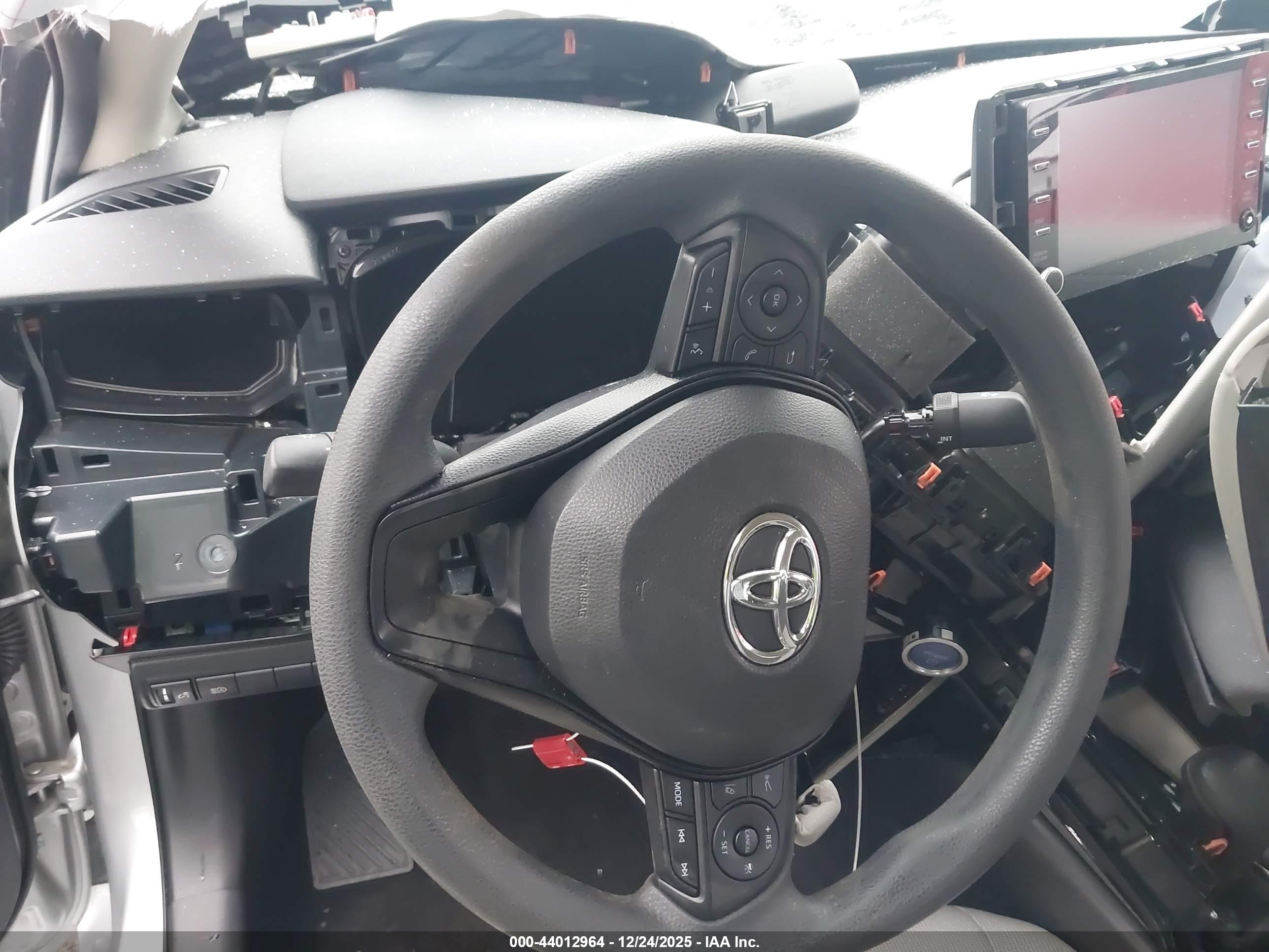 TOYOTA COROLLA image 7