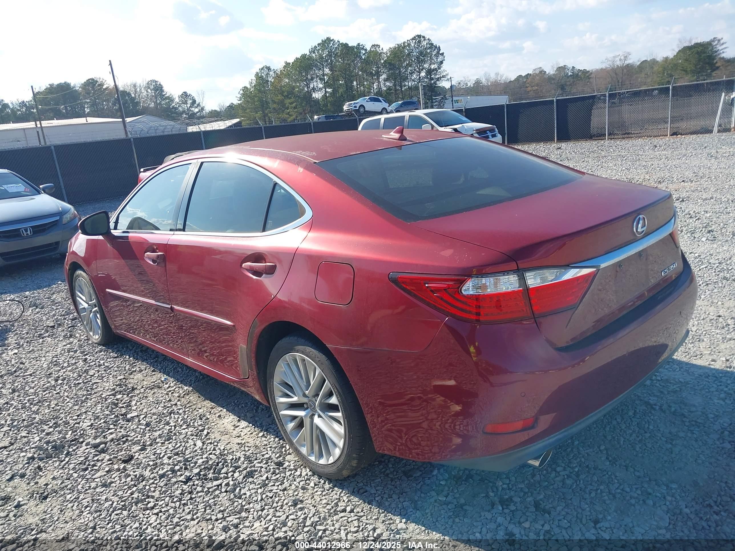 LEXUS ES image 3