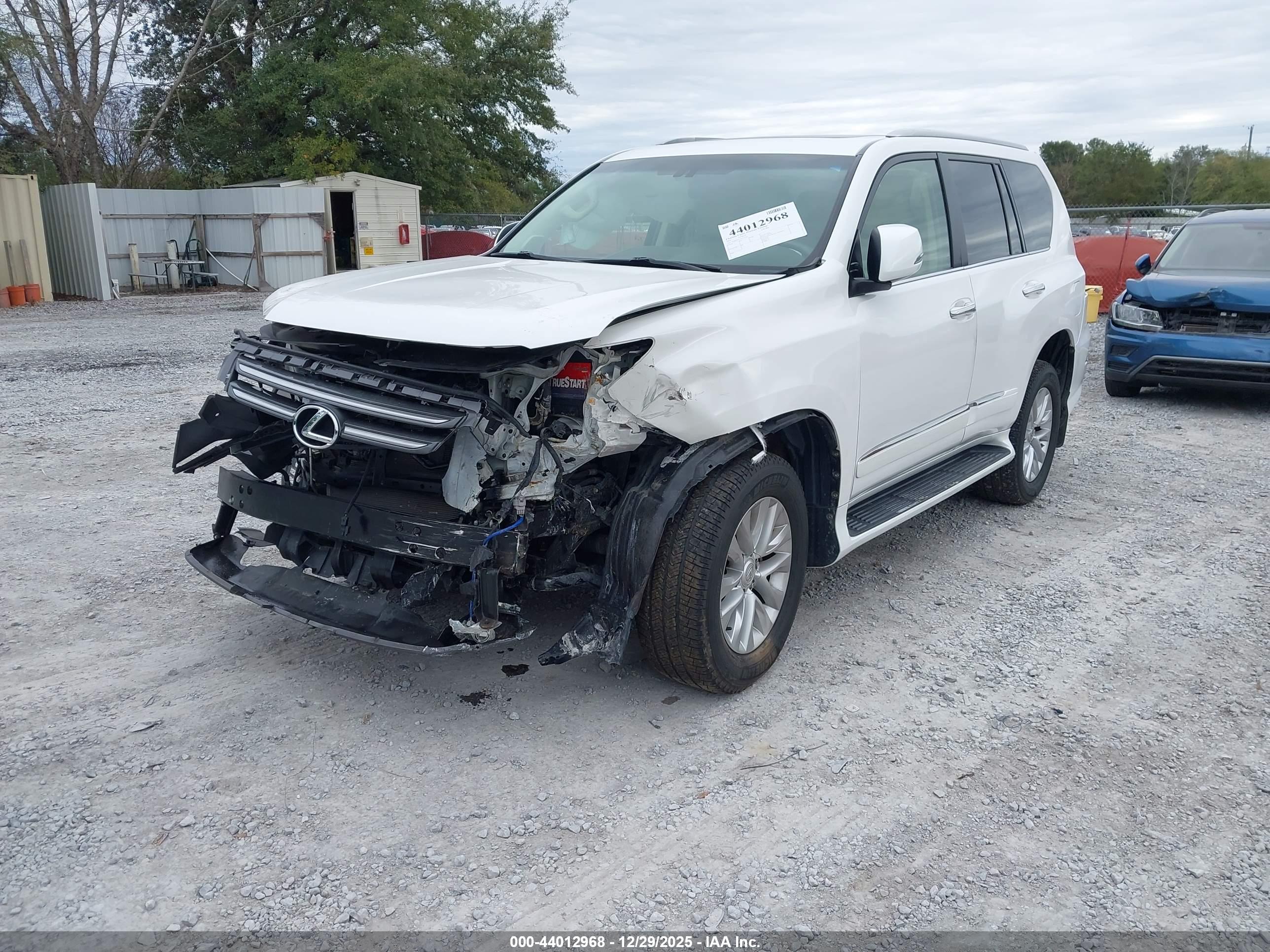 LEXUS GX image 2