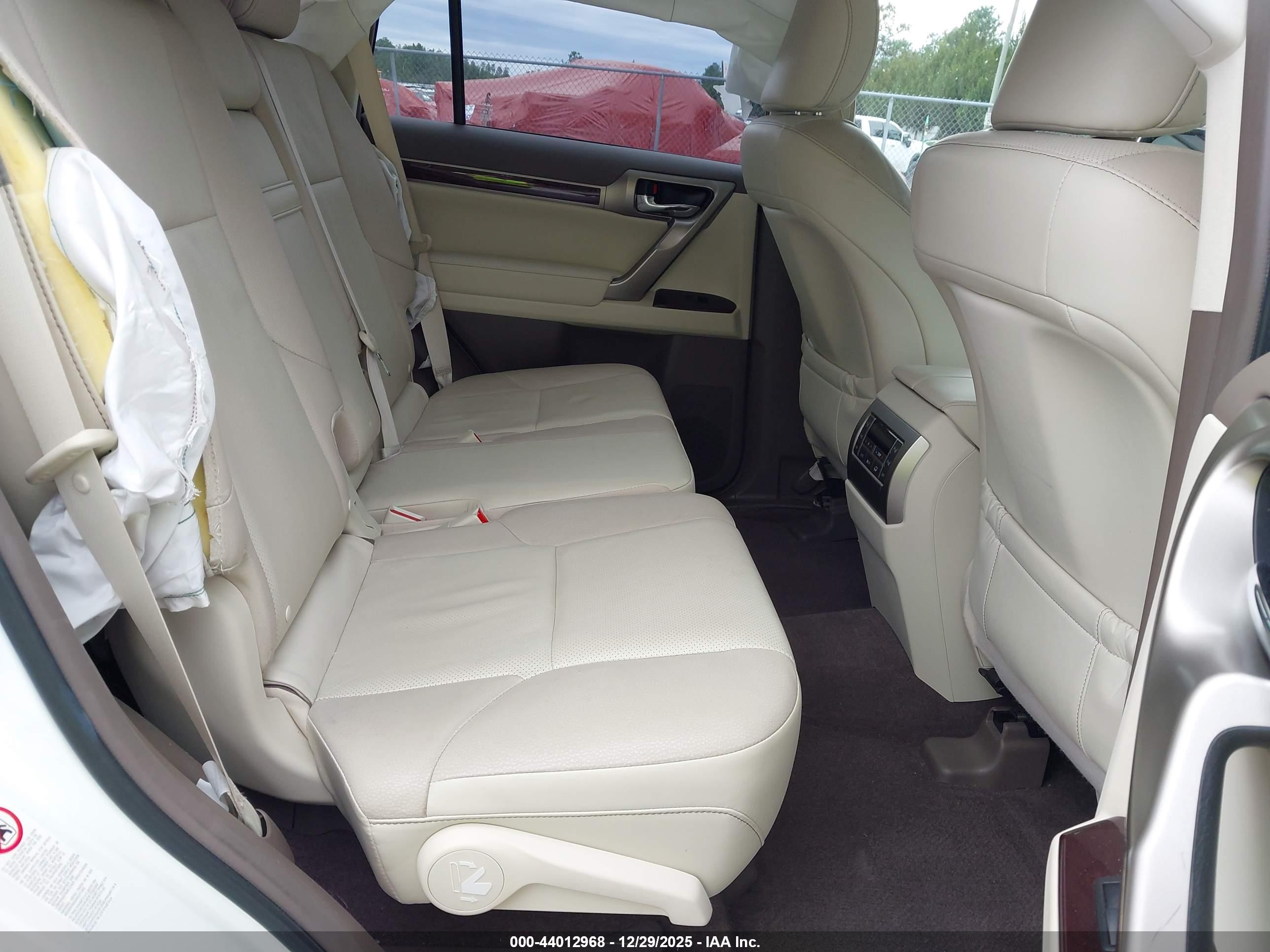 LEXUS GX image 8