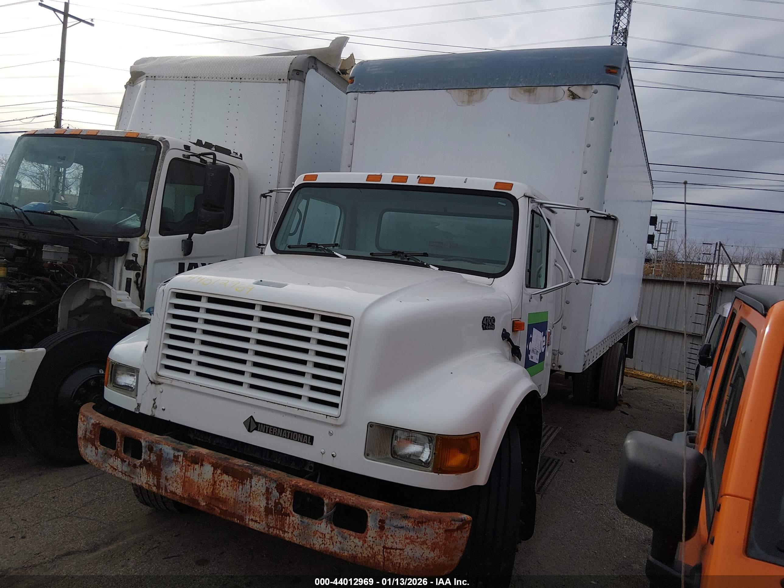 INTERNATIONAL 4000 image 2