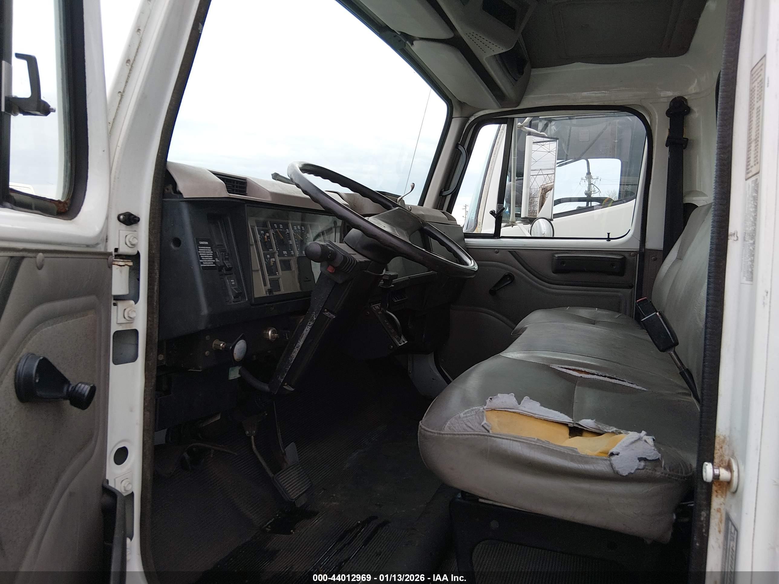 INTERNATIONAL 4000 image 7