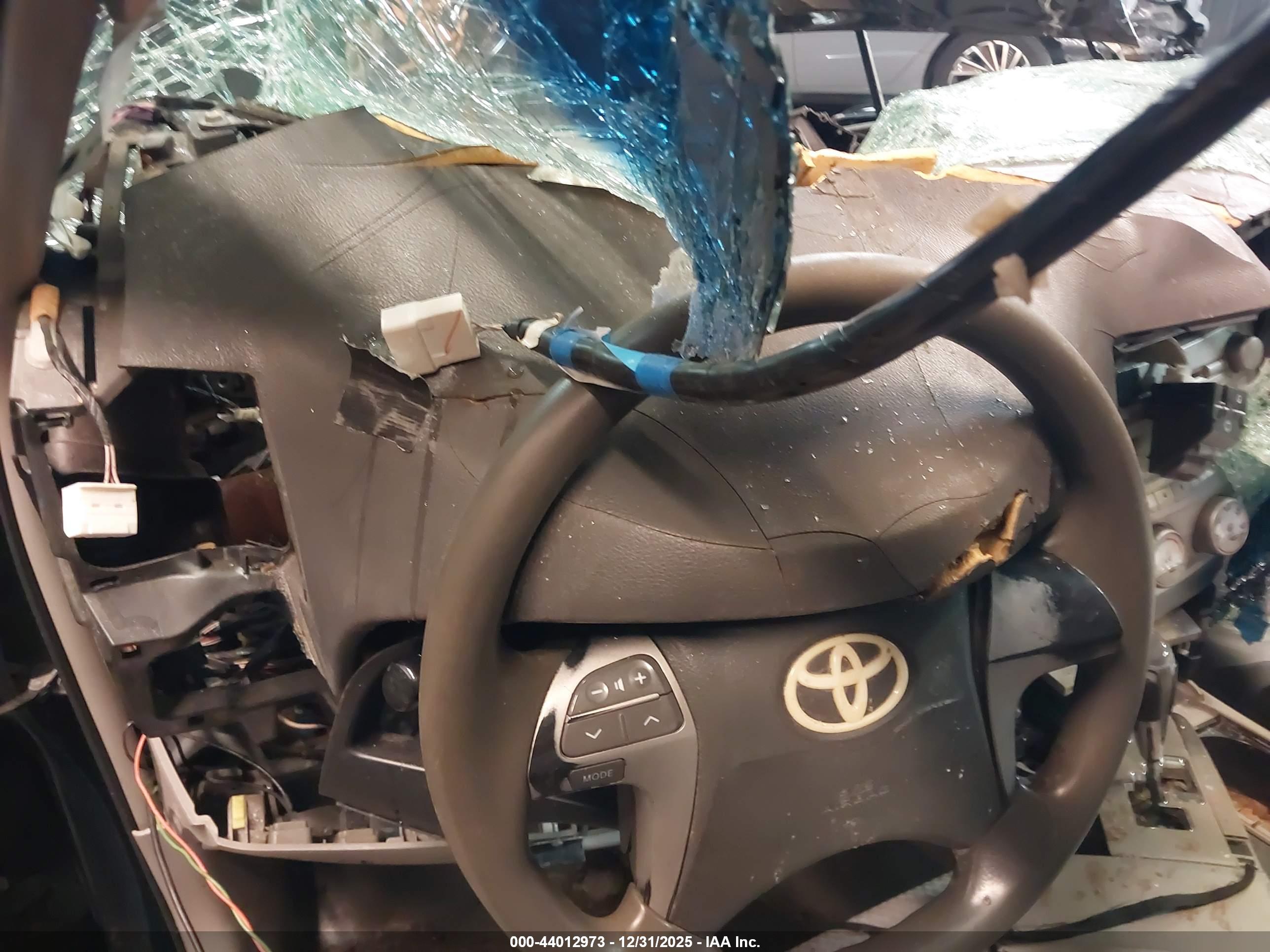 TOYOTA CAMRY image 7