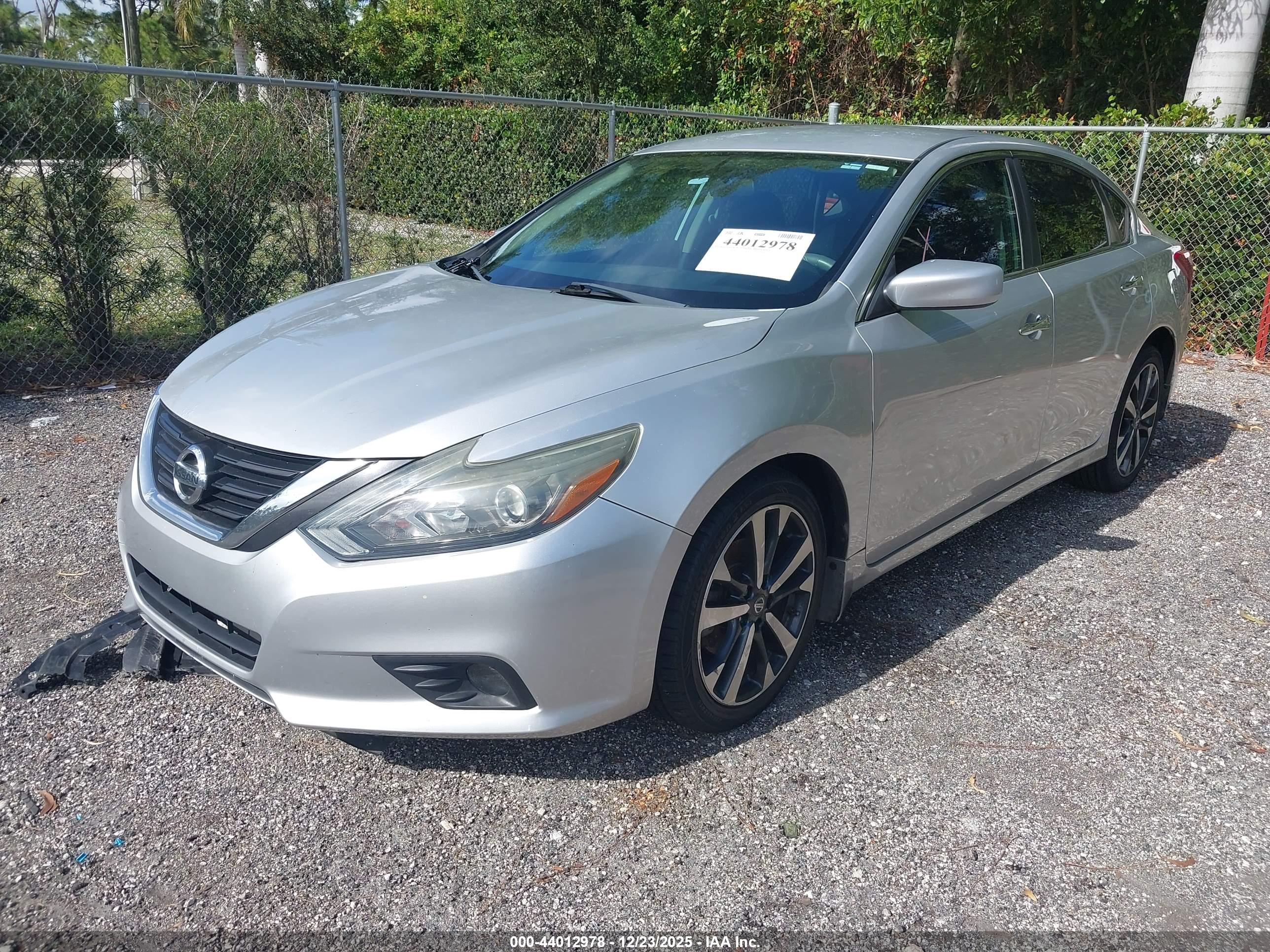 NISSAN ALTIMA image 2