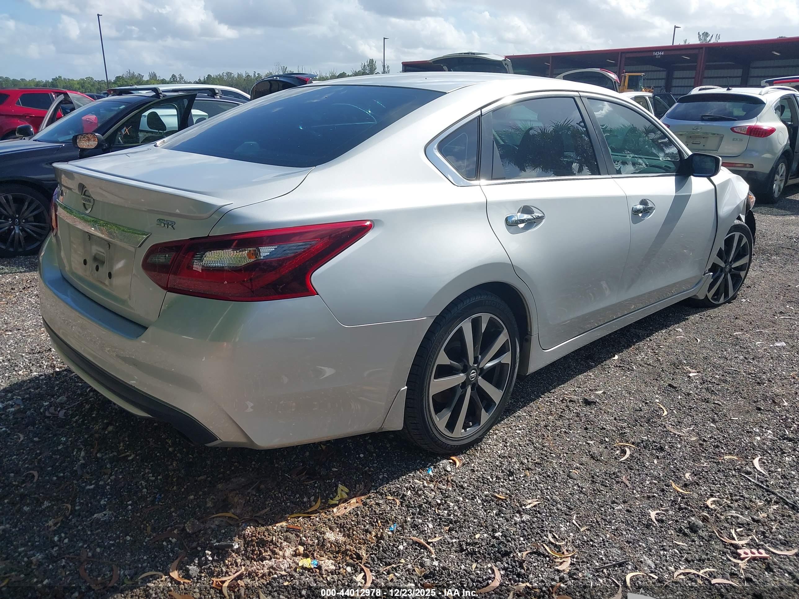NISSAN ALTIMA image 4