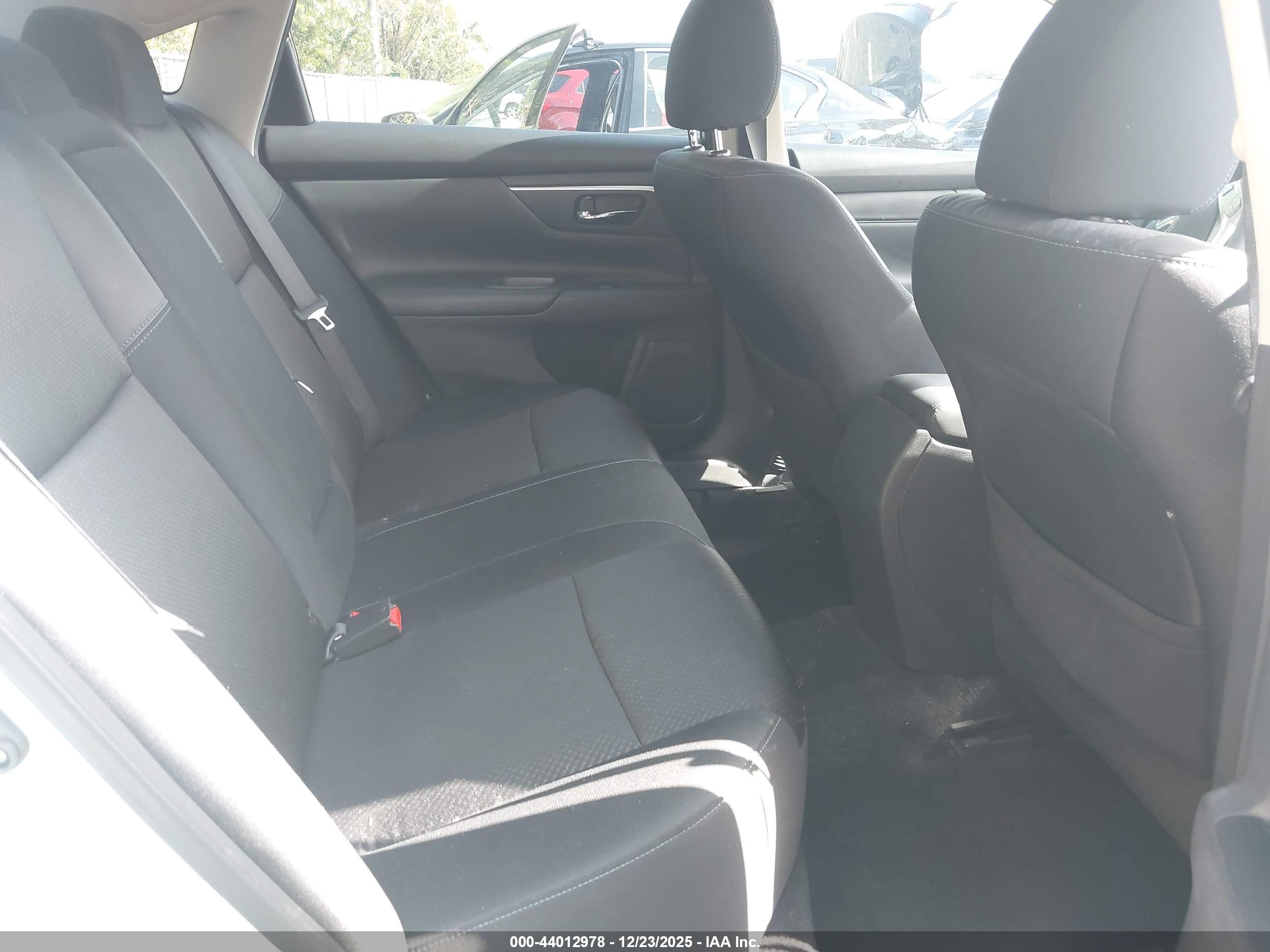 NISSAN ALTIMA image 8