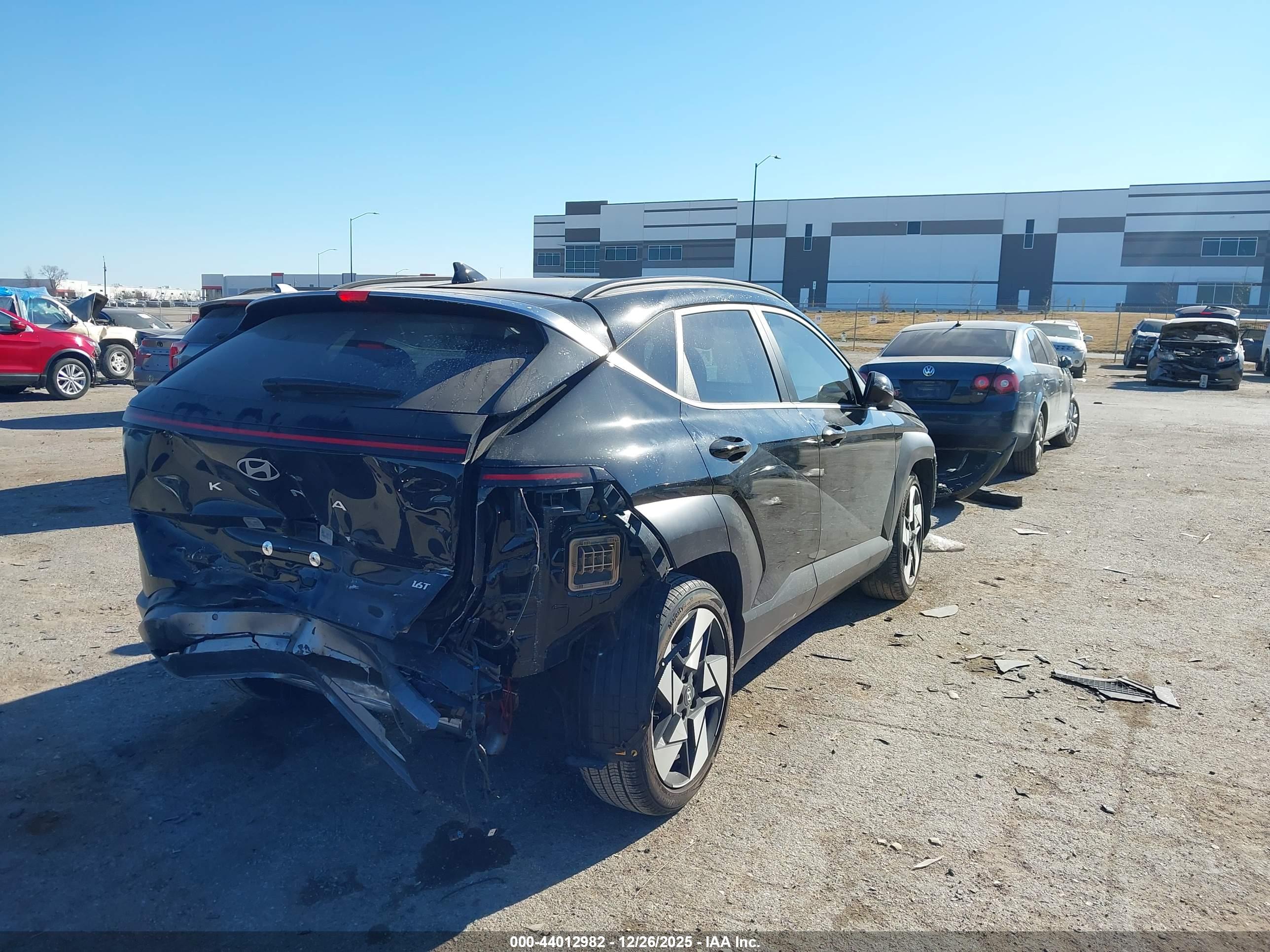 HYUNDAI KONA image 4
