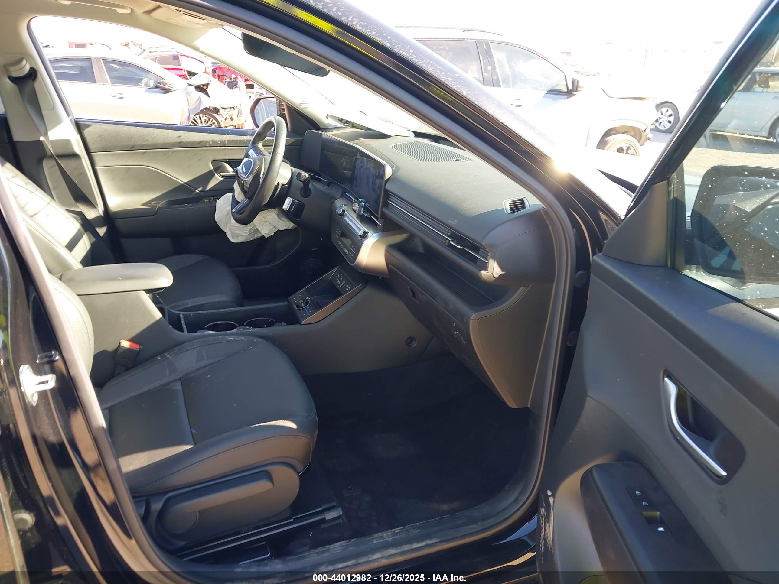 HYUNDAI KONA image 5