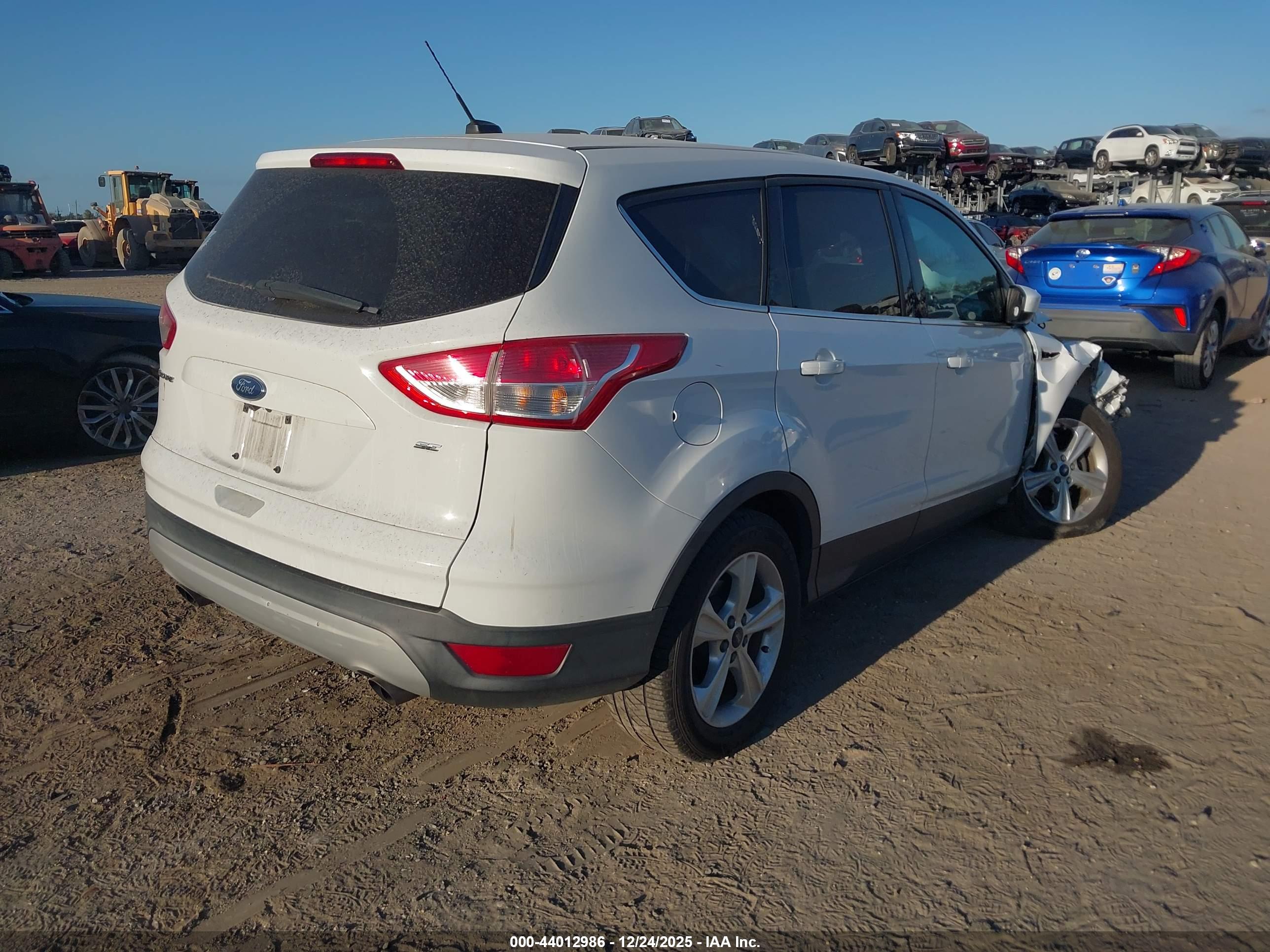 FORD ESCAPE image 4