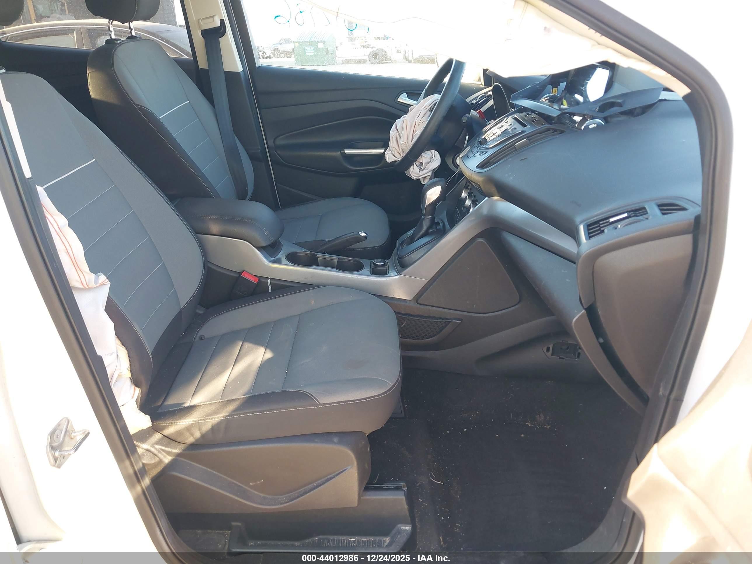 FORD ESCAPE image 5