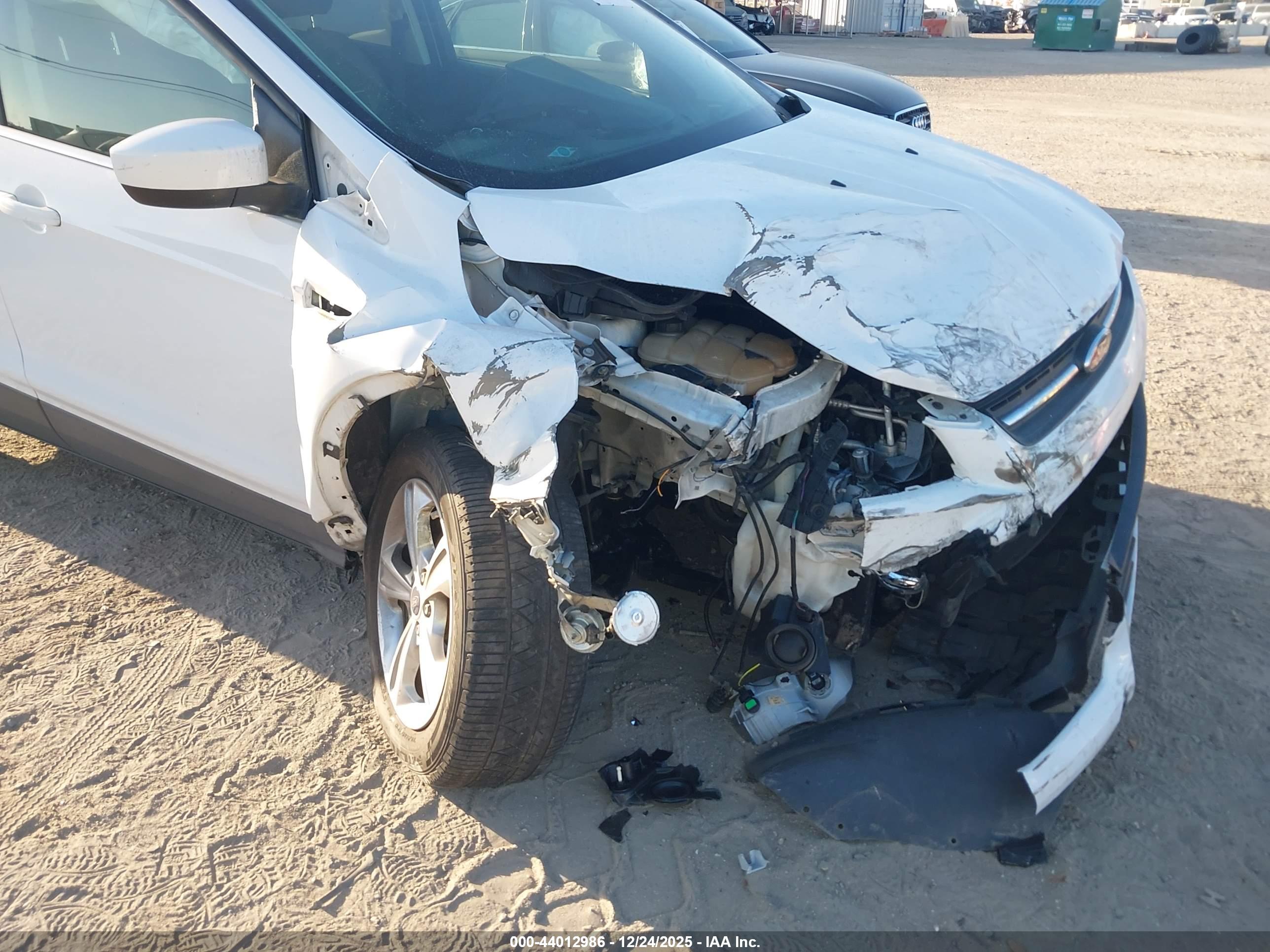 FORD ESCAPE image 6