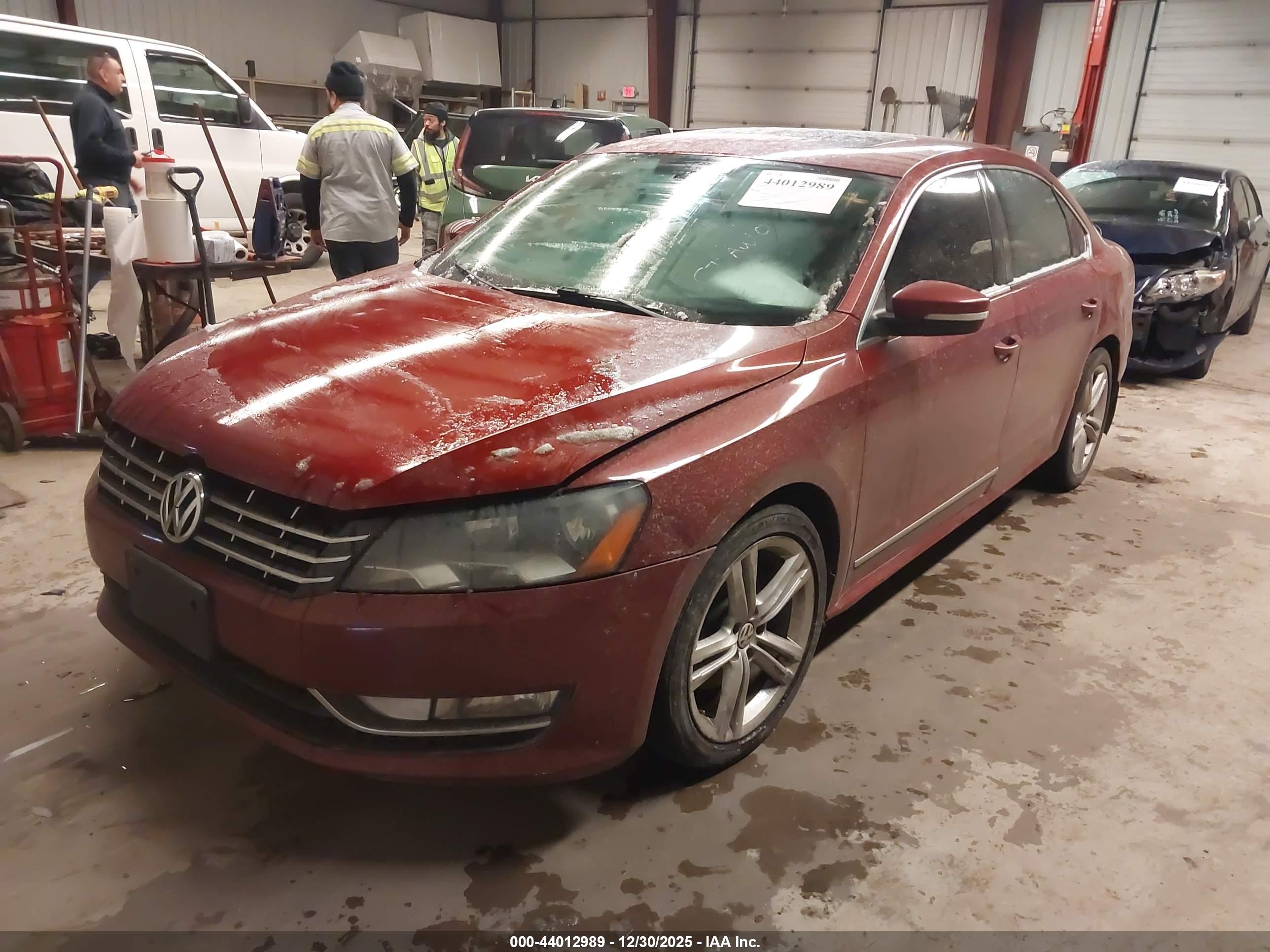 VOLKSWAGEN PASSAT image 2