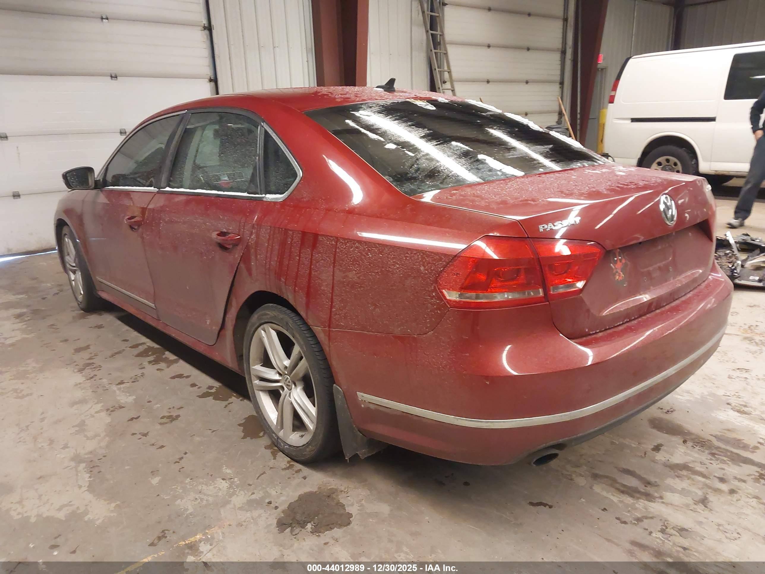 VOLKSWAGEN PASSAT image 3