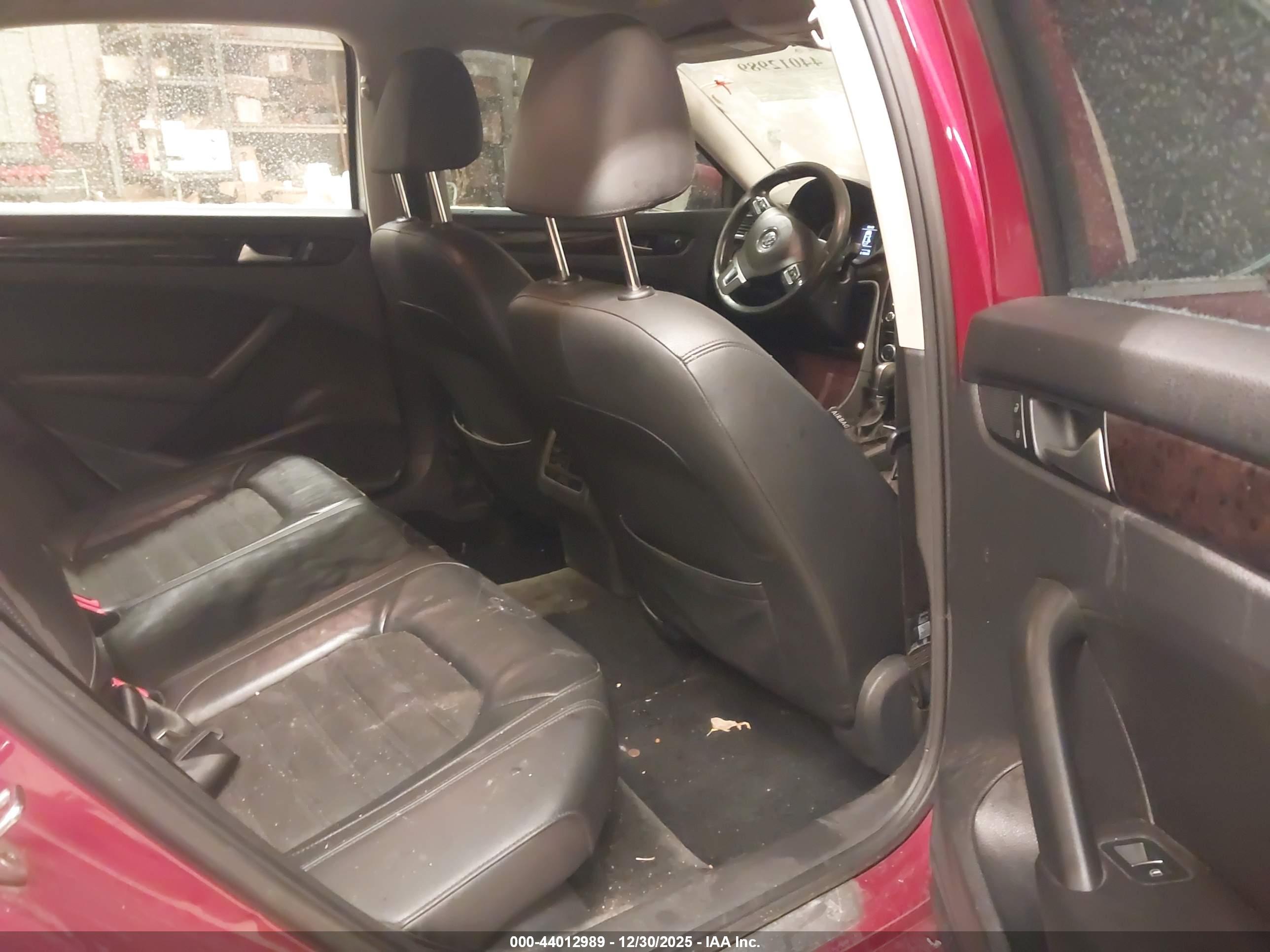 VOLKSWAGEN PASSAT image 8